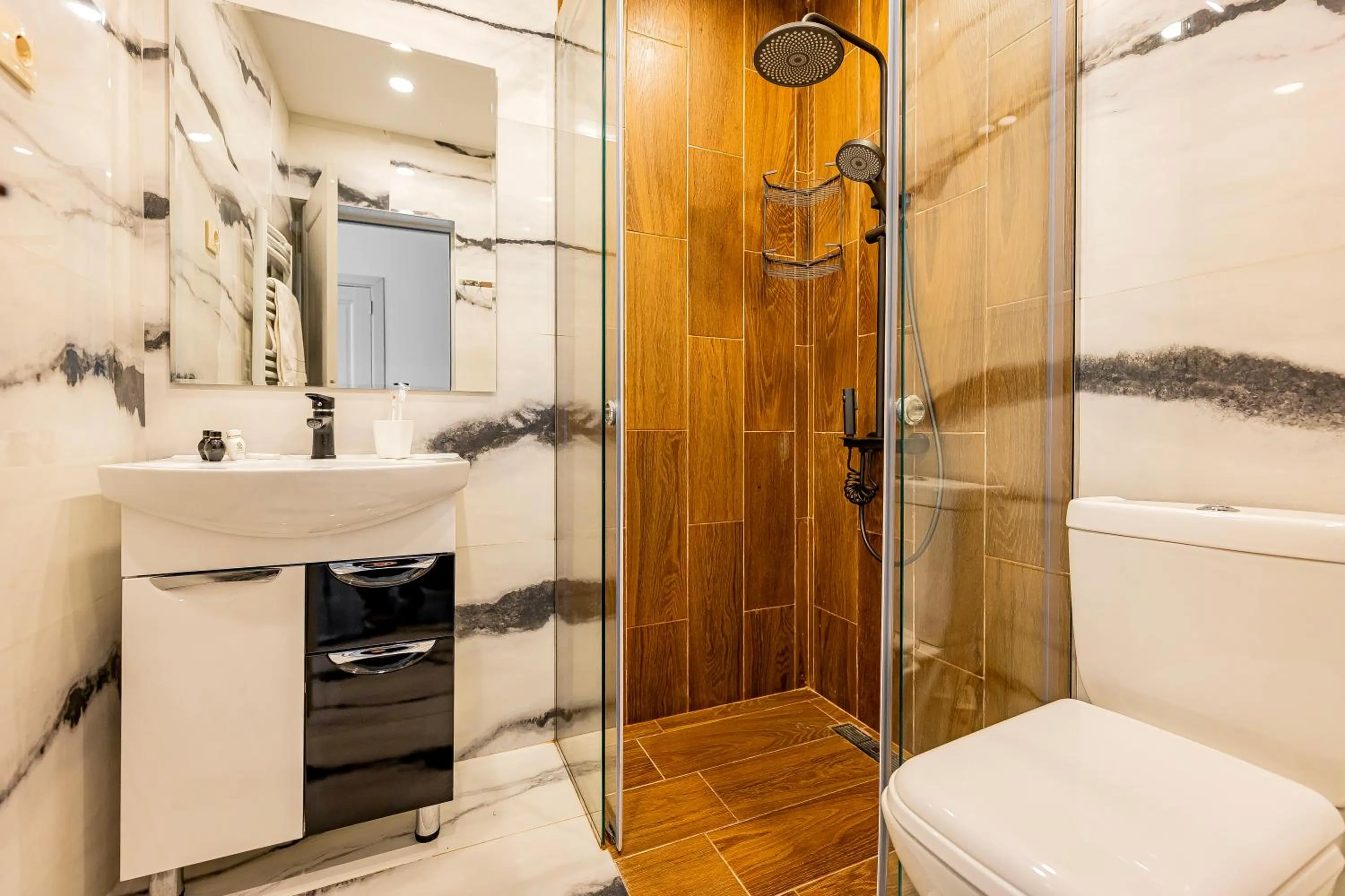 Shower in Taniqinn Dilijan Hotel