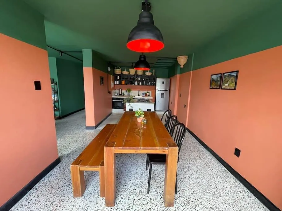 Dining area in La Bonita Guesthouse