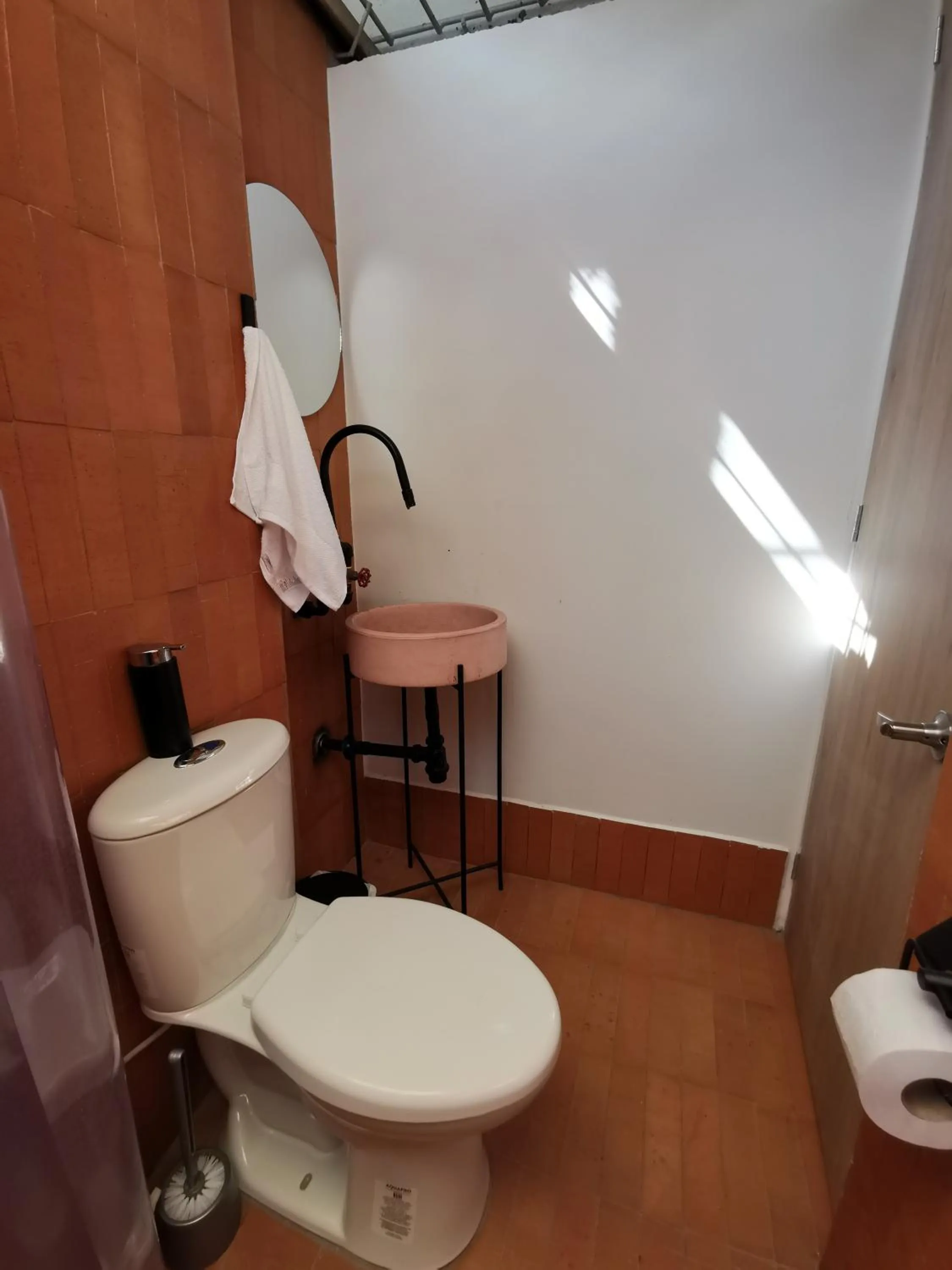 Bathroom in La Bonita Guesthouse