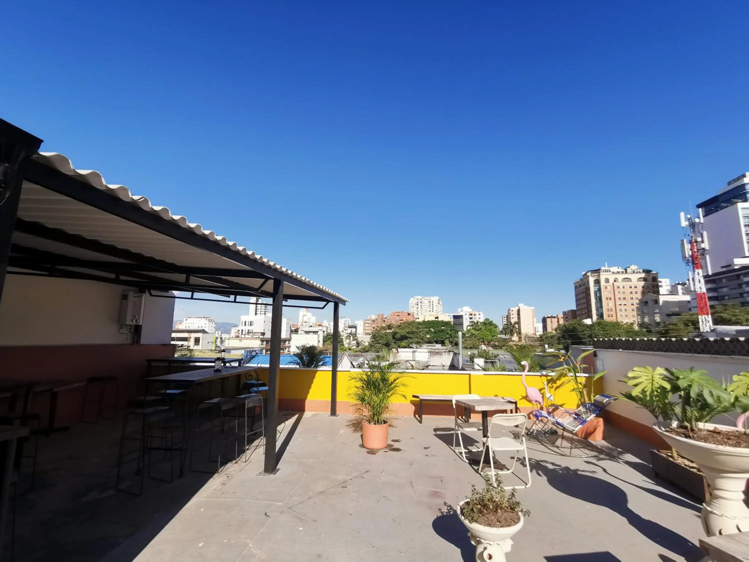 Garden in La Bonita Guesthouse