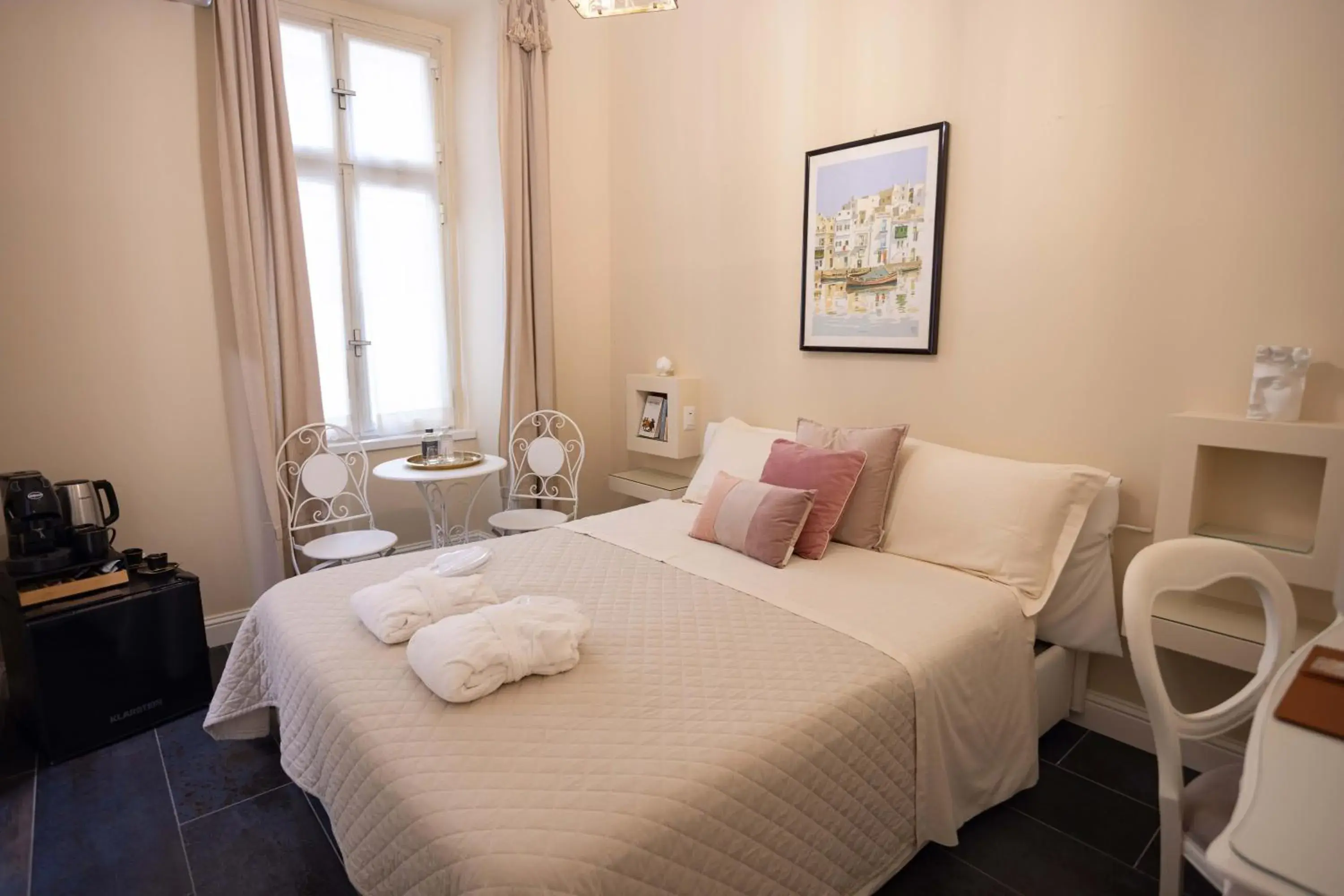 Deluxe Double Room with Bath - single occupancy in DOMUS DEORUM Deluxe Double Room with Bath - single occupancy in DOMUS DEORUM