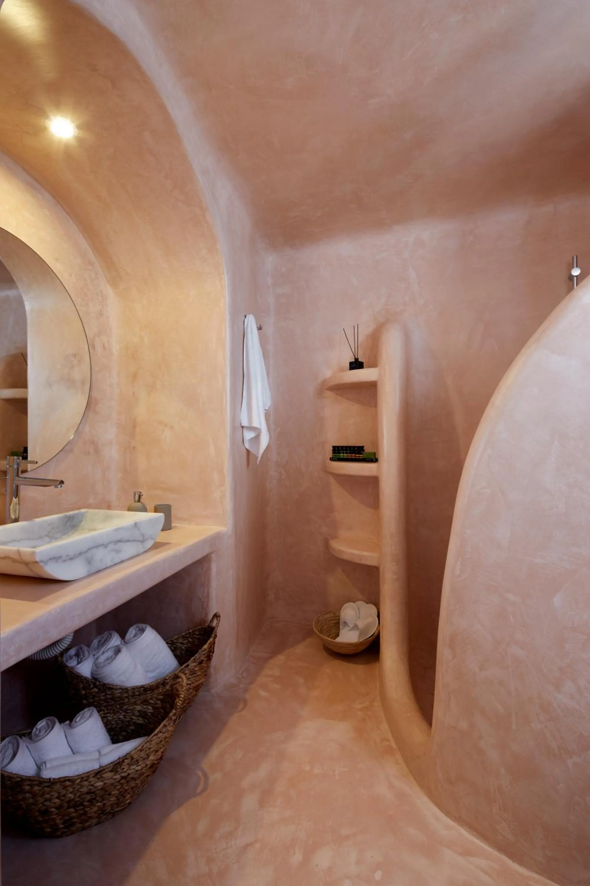 Shower in Arxegono Cave Houses Santorini