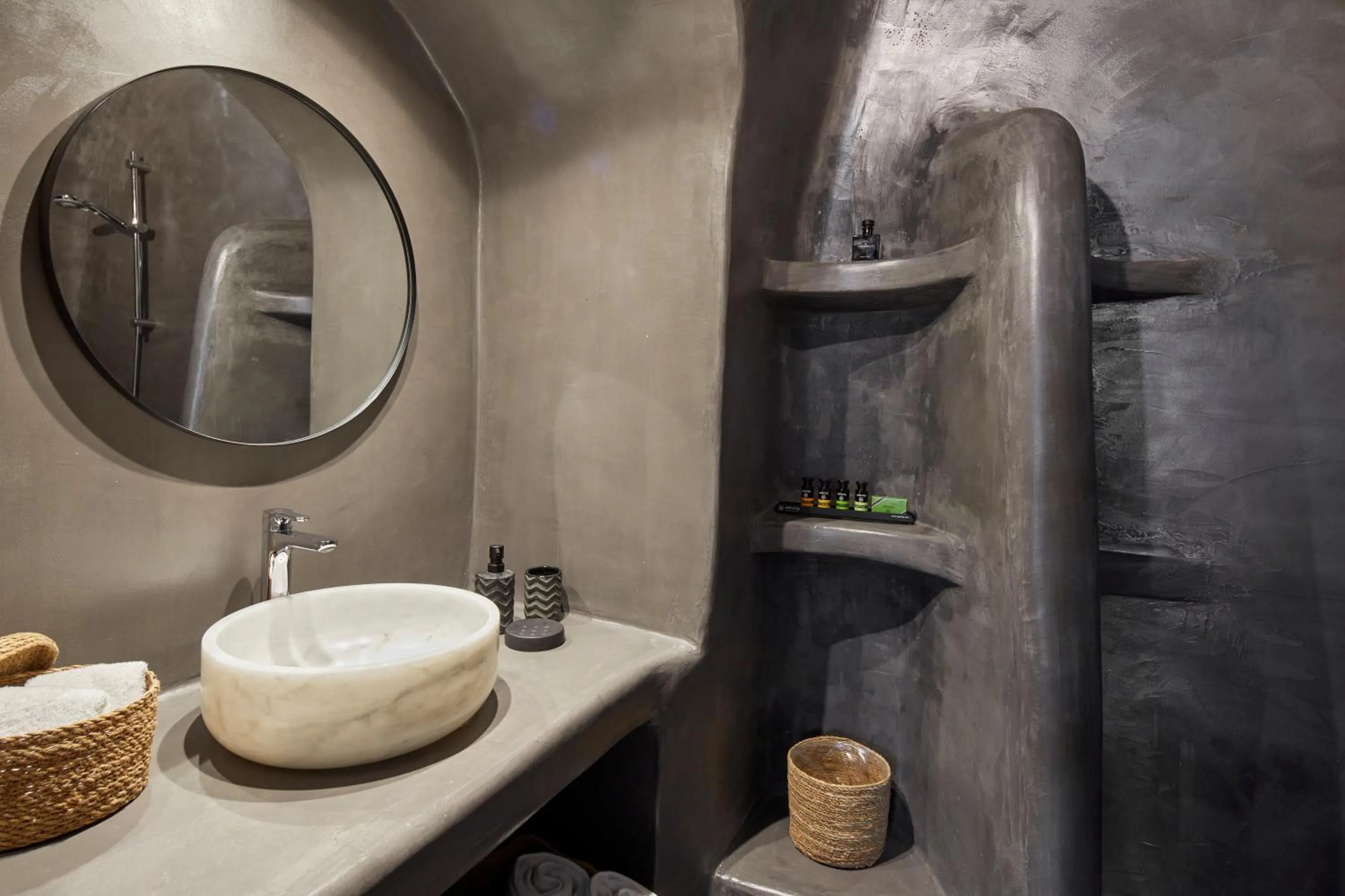 Shower in Arxegono Cave Houses Santorini