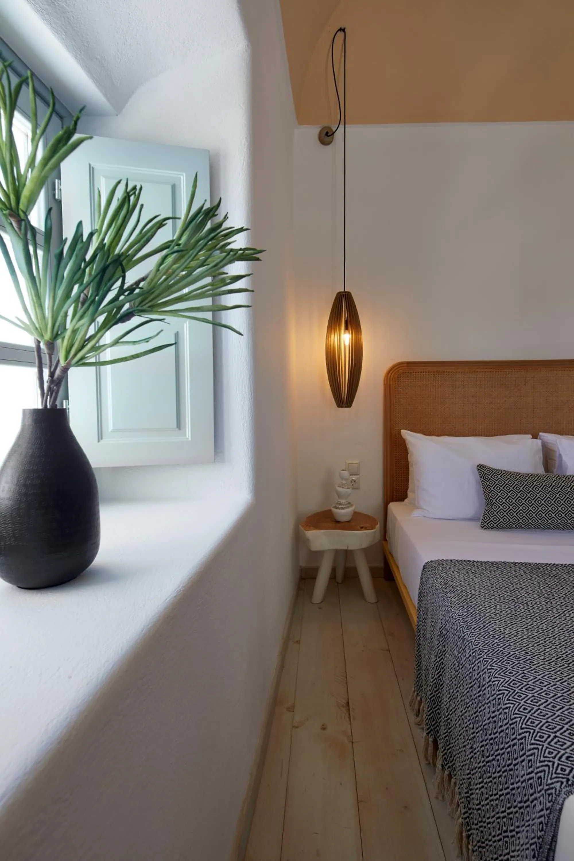Photo of the whole room, Bed in Arxegono Cave Houses Santorini