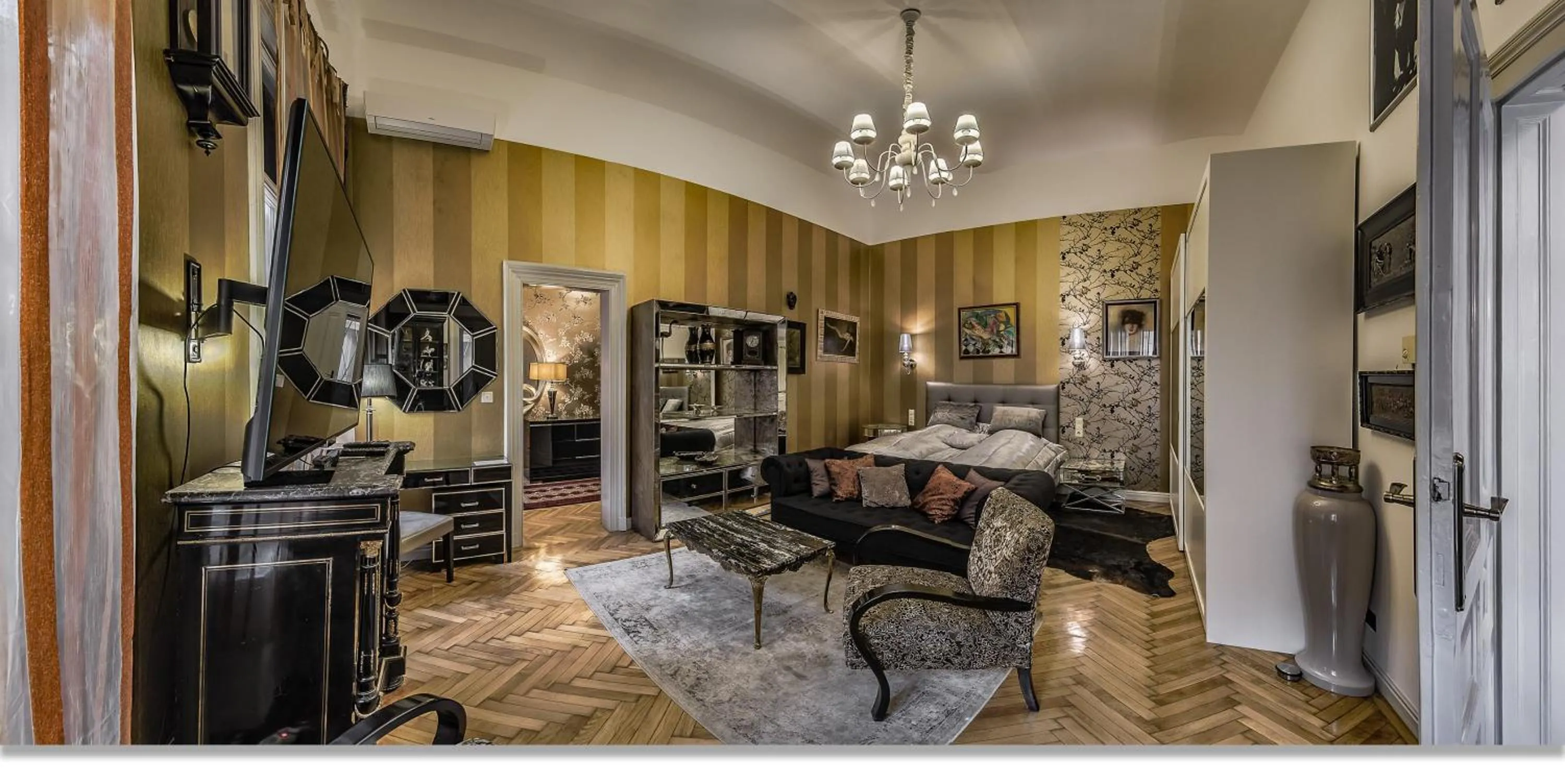 Boudoir Budapest Apartment
