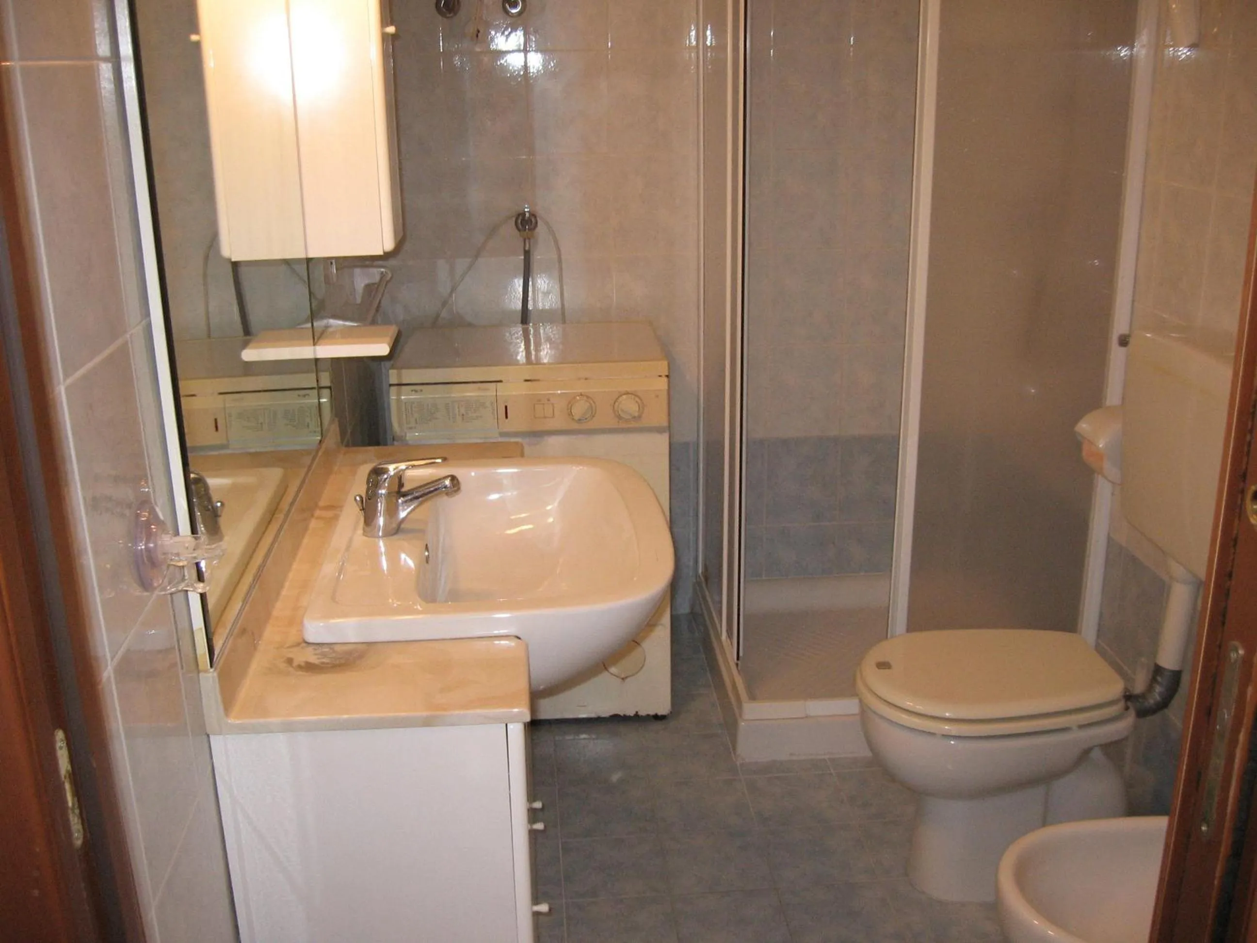 Shower in Villaggio Cristina 2 - Agenzia Cocal