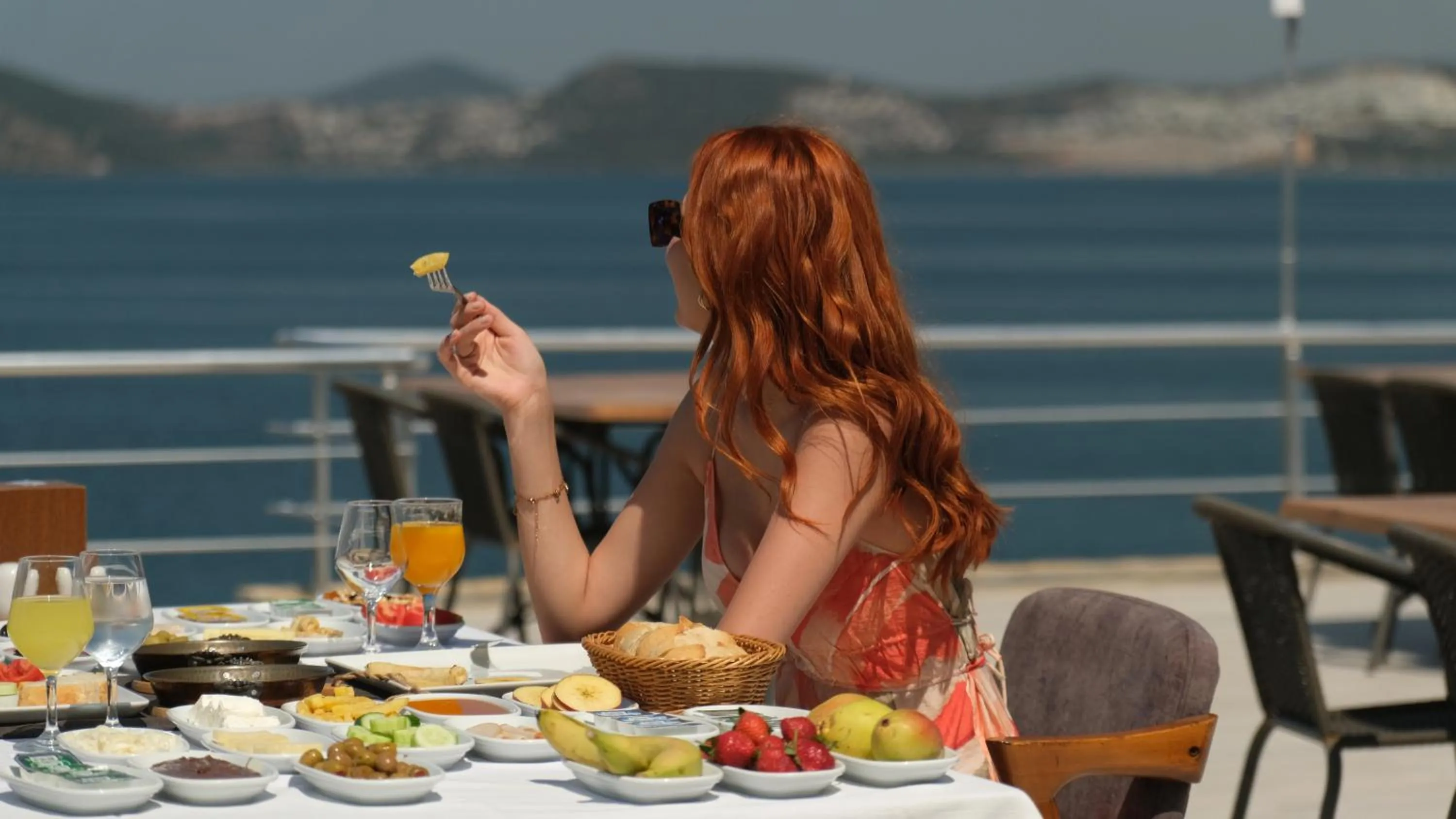 Restaurant/places to eat in Ni Marin Hotel