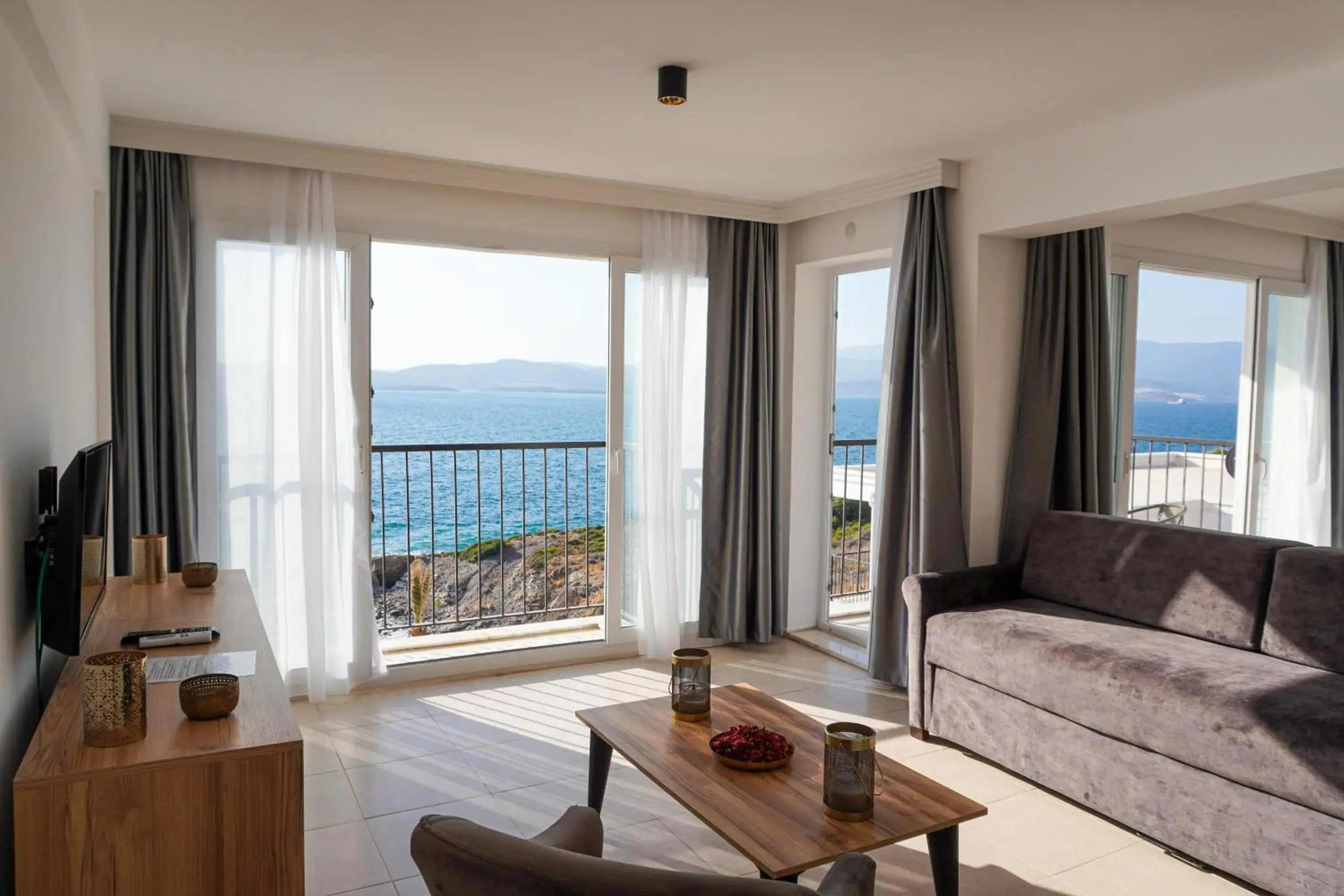 Photo of the whole room in Ni Marin Hotel Photo of the whole room in Ni Marin Hotel