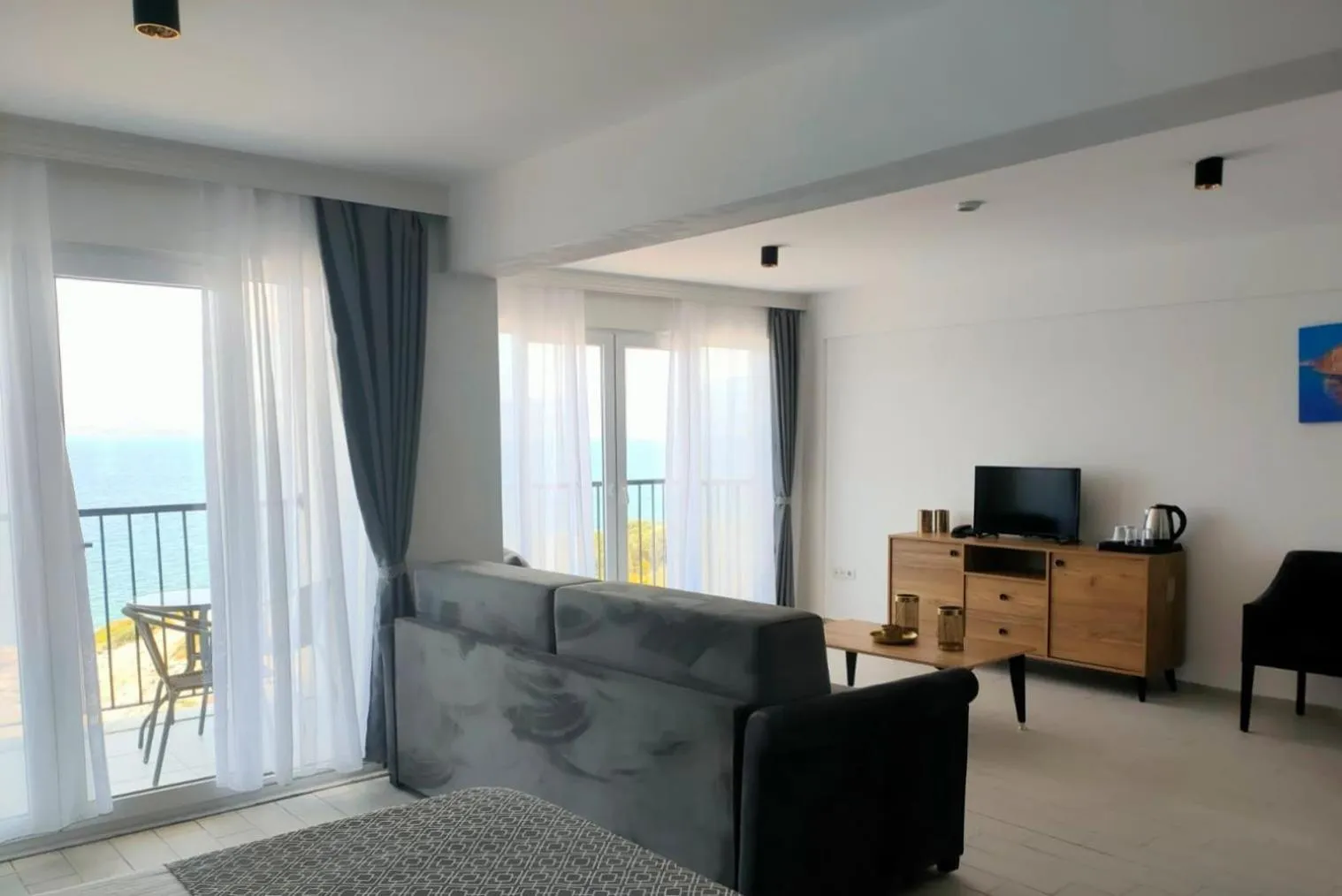 Photo of the whole room in Ni Marin Hotel