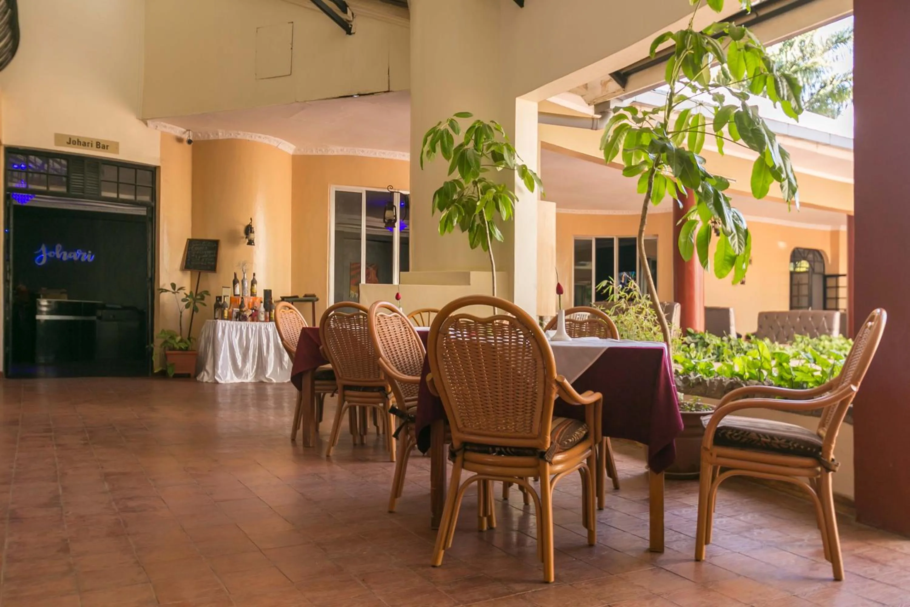 Restaurant/places to eat in Fahari Gardens Hotel