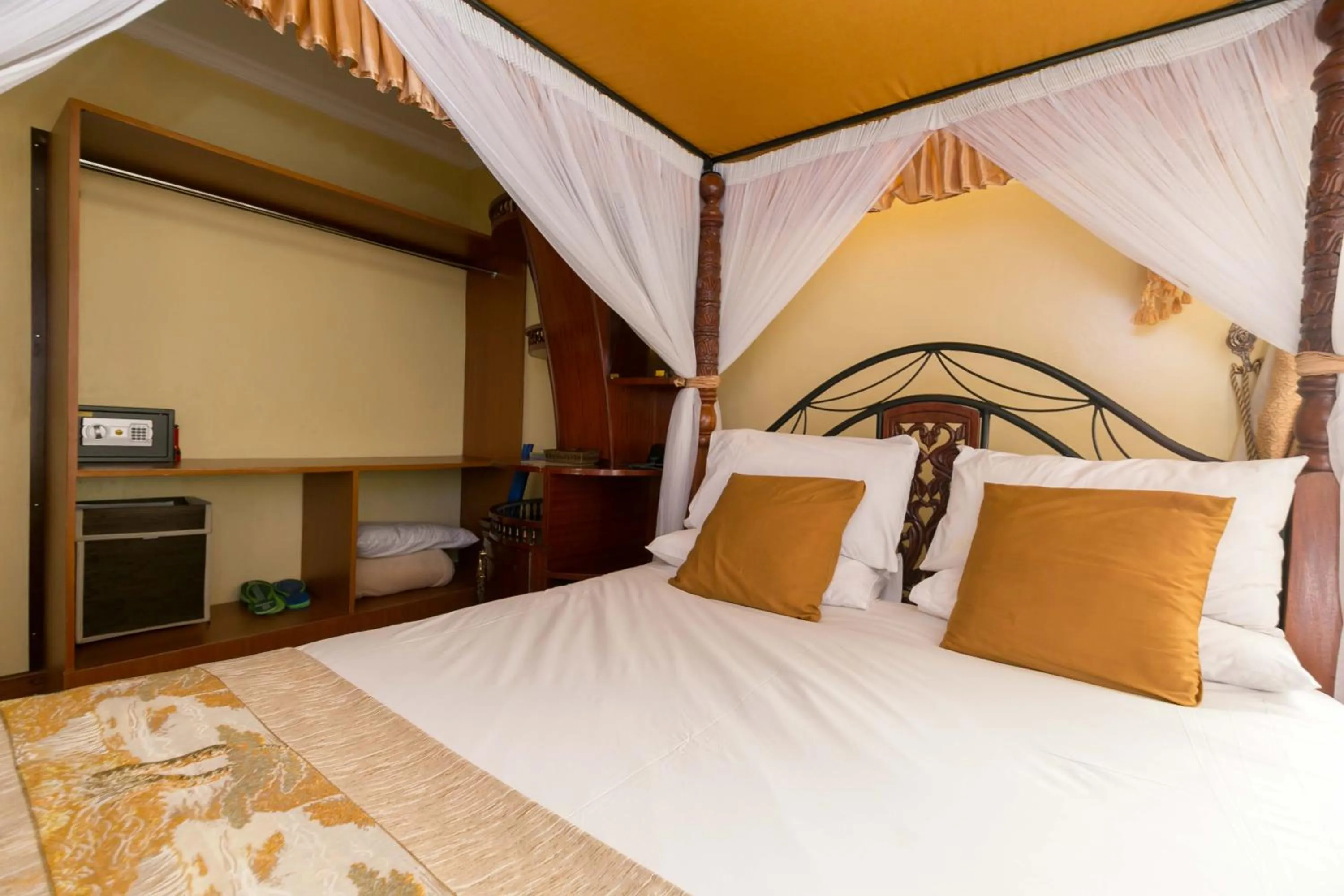 Bed in Fahari Gardens Hotel