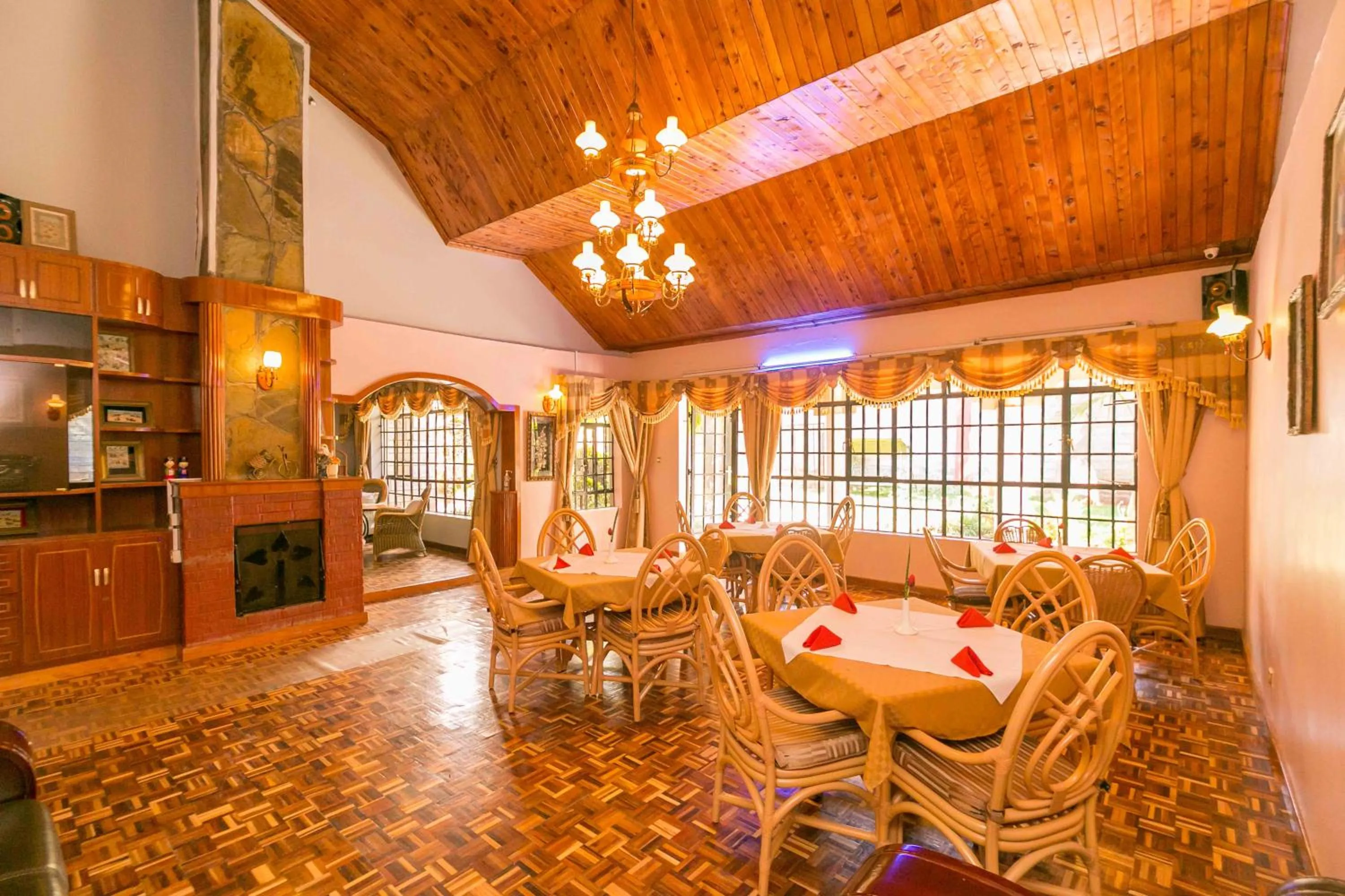 Restaurant/places to eat in Fahari Gardens Hotel