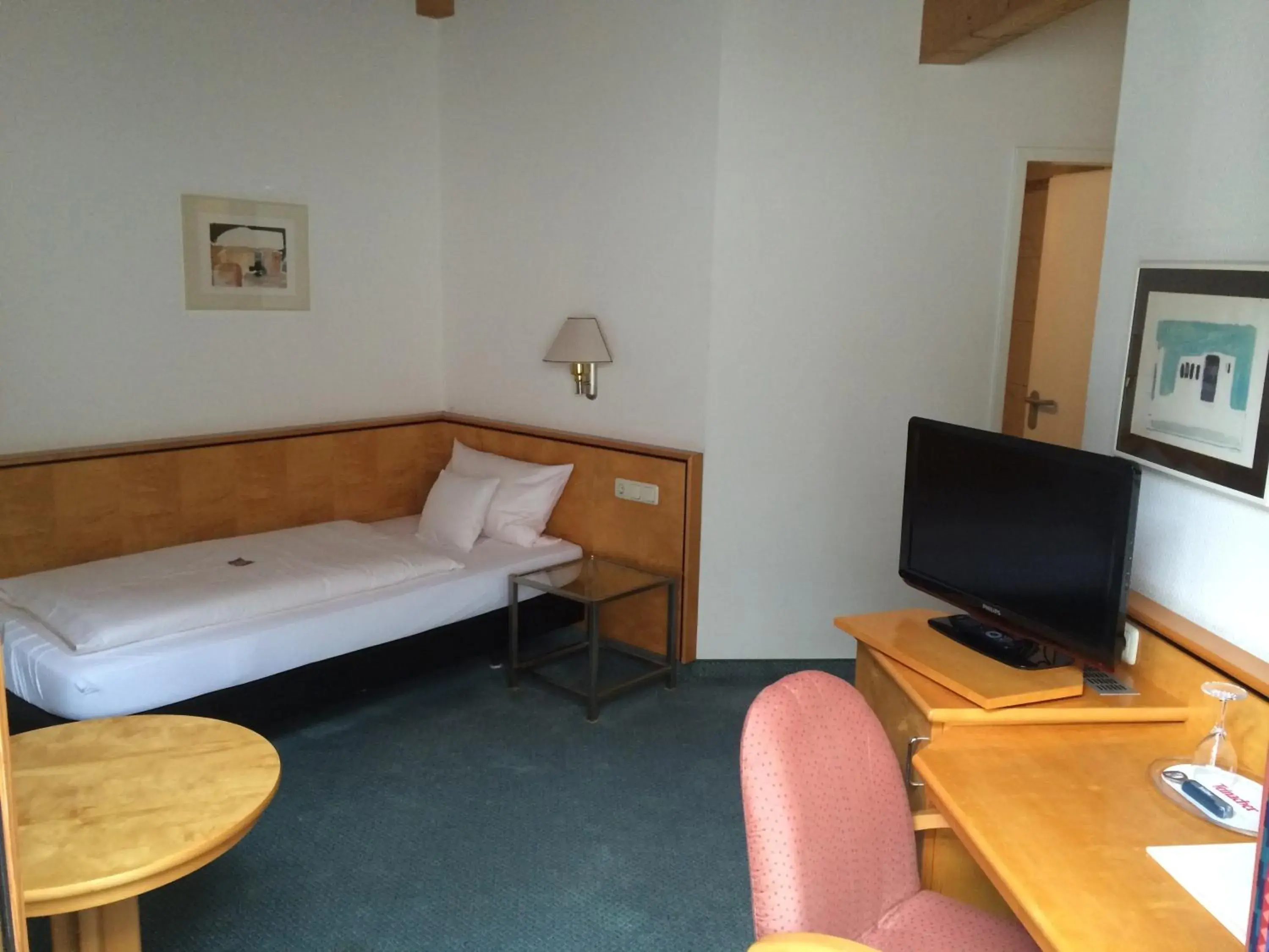 Single Room in Matchpoint Hotel Single Room in Matchpoint Hotel