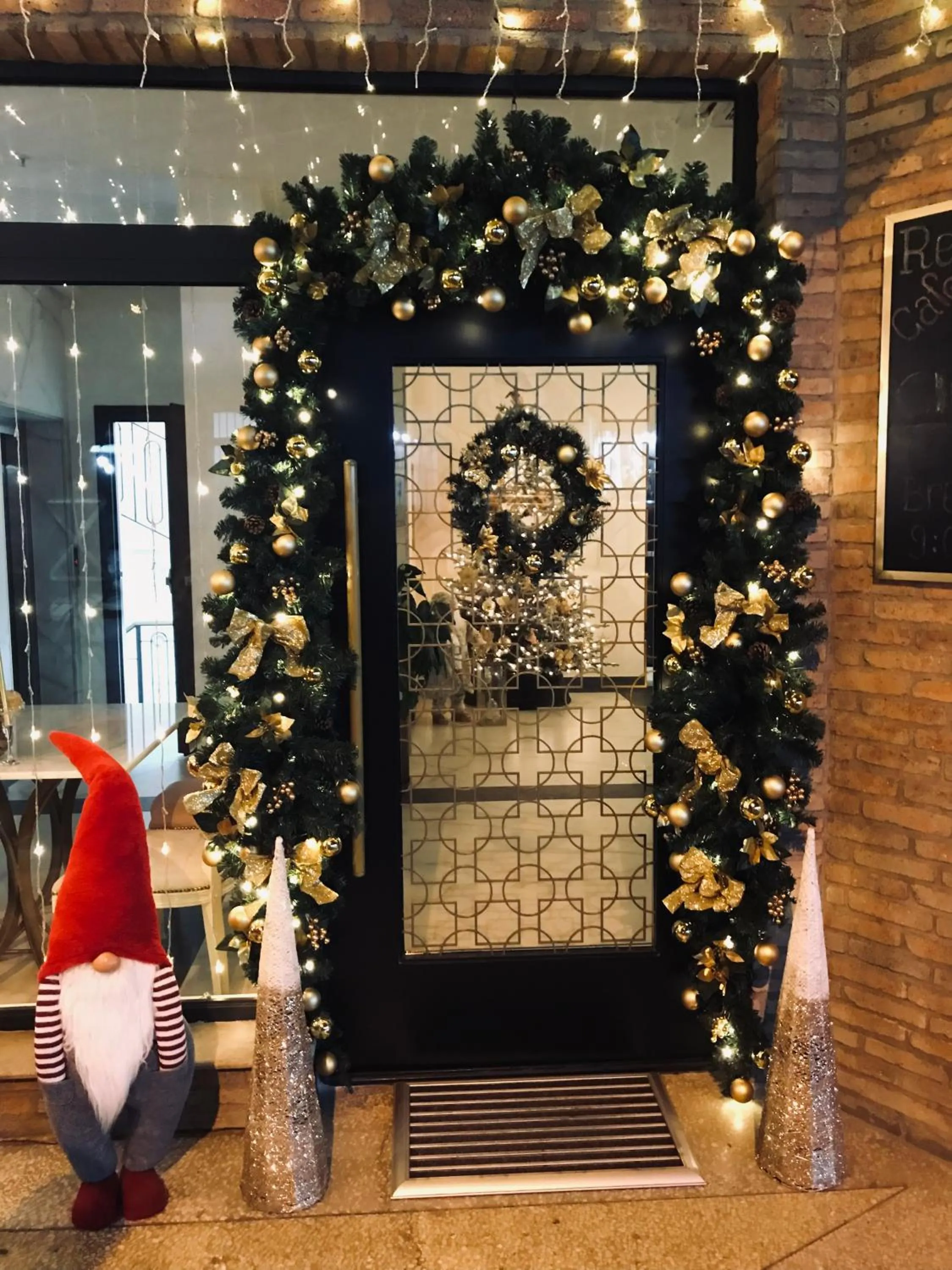 group of guests in Bellevue Boutique Hotel