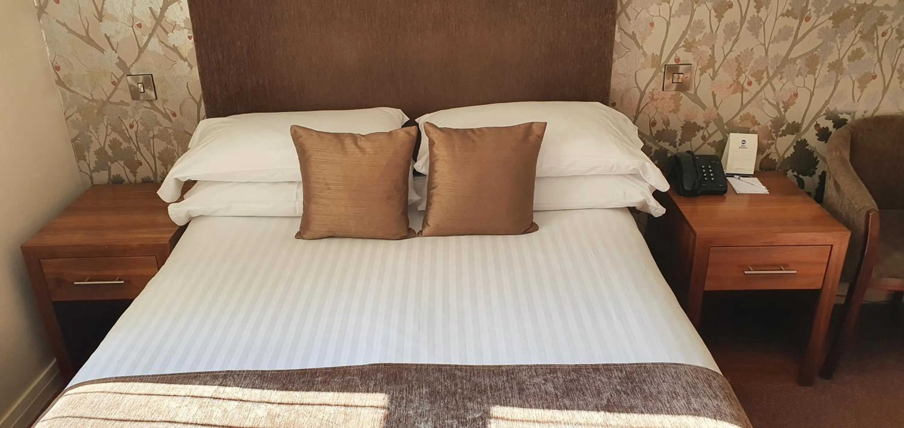 Bed in Oaklands Hall Hotel Sure Hotel Collection by Best Western