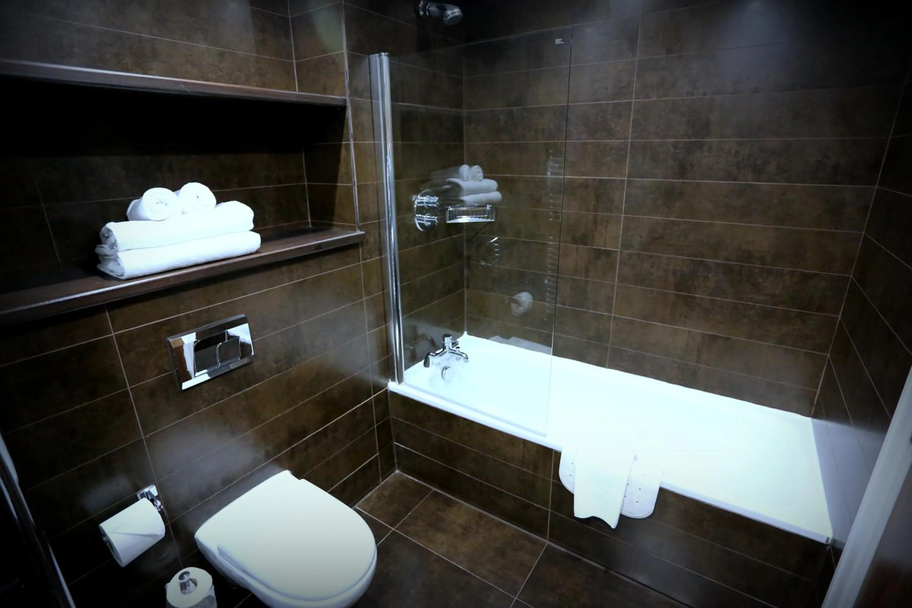 Bathroom in Aston Hall Hotel, BW Signature Collection