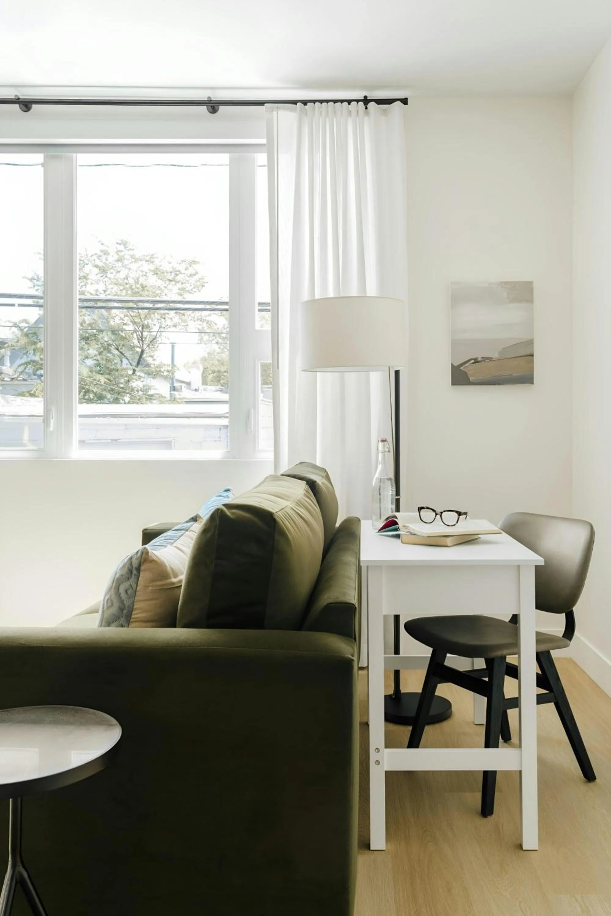 Living room in Sonder by Marriott Bonvoy Ceros Apartments RiNo