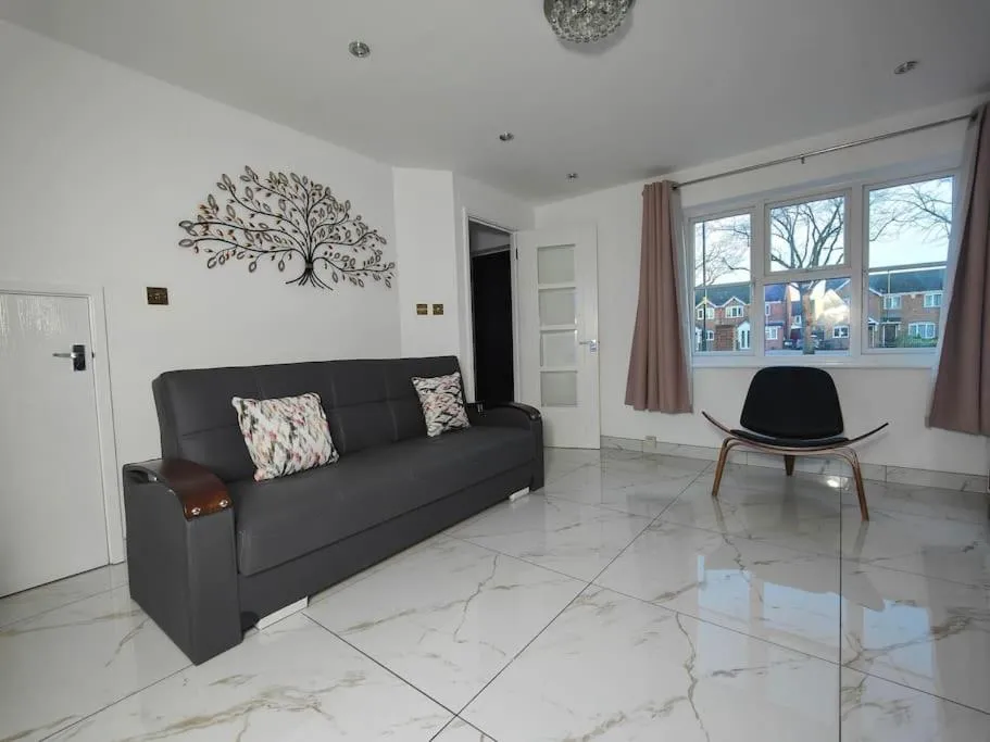 Tyburn Home, Birmingham with FREE Parking
