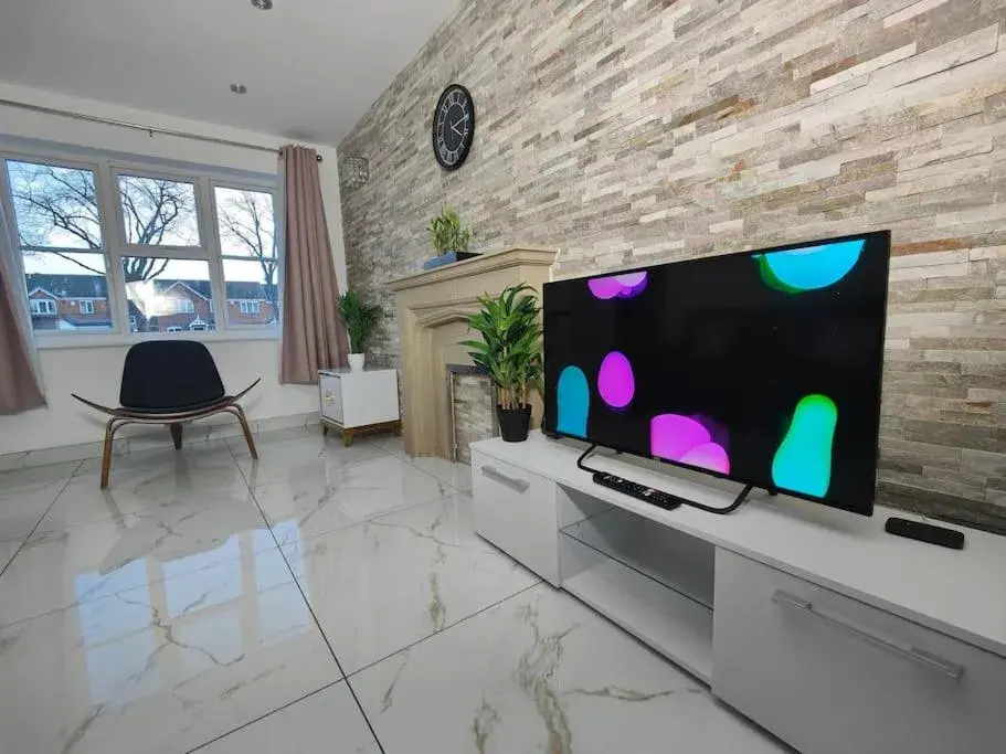 Tyburn Home, Birmingham with FREE Parking Tyburn Home, Birmingham with FREE Parking