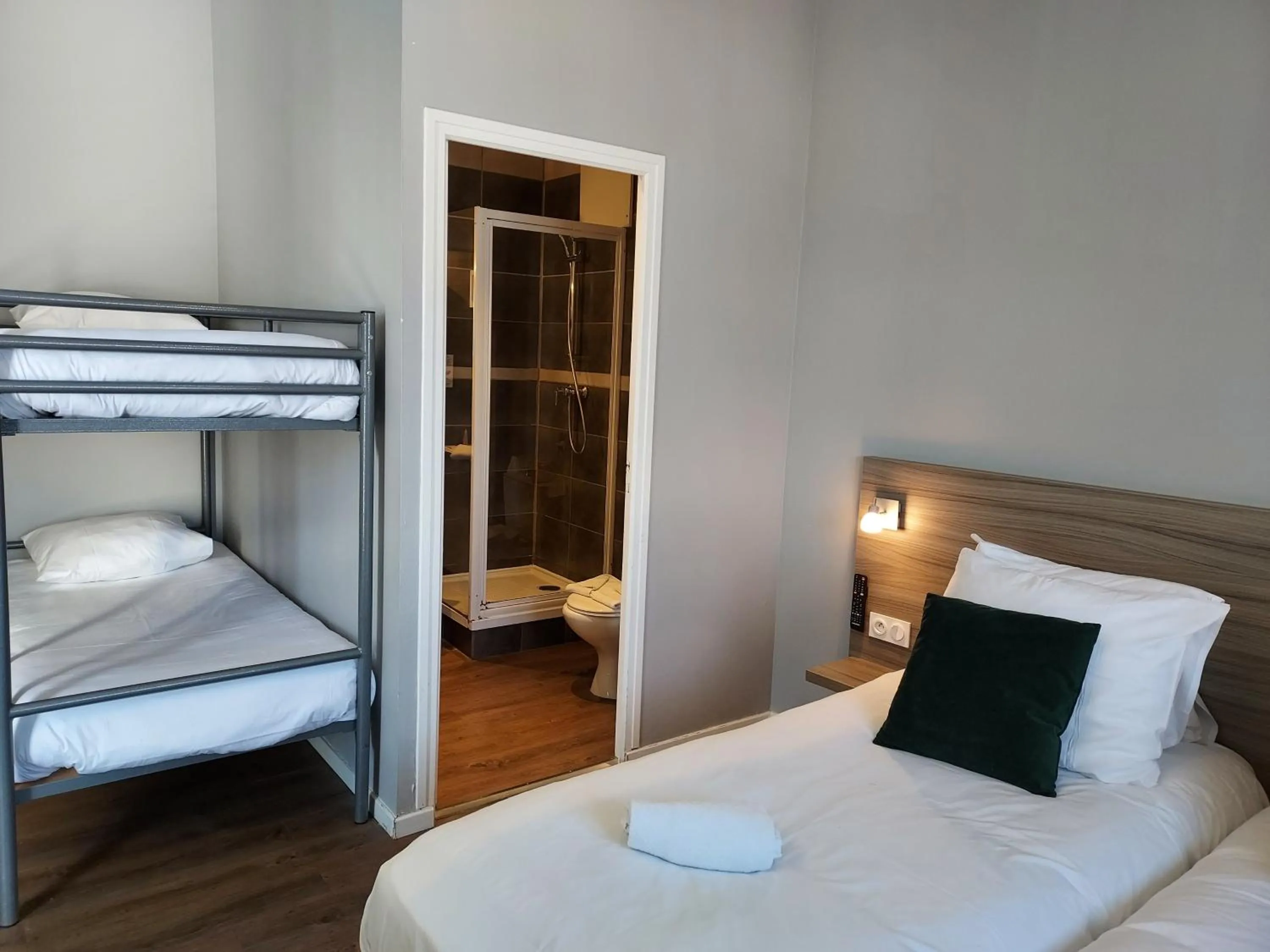 Photo of the whole room, Bed in Hotel Eisenhower