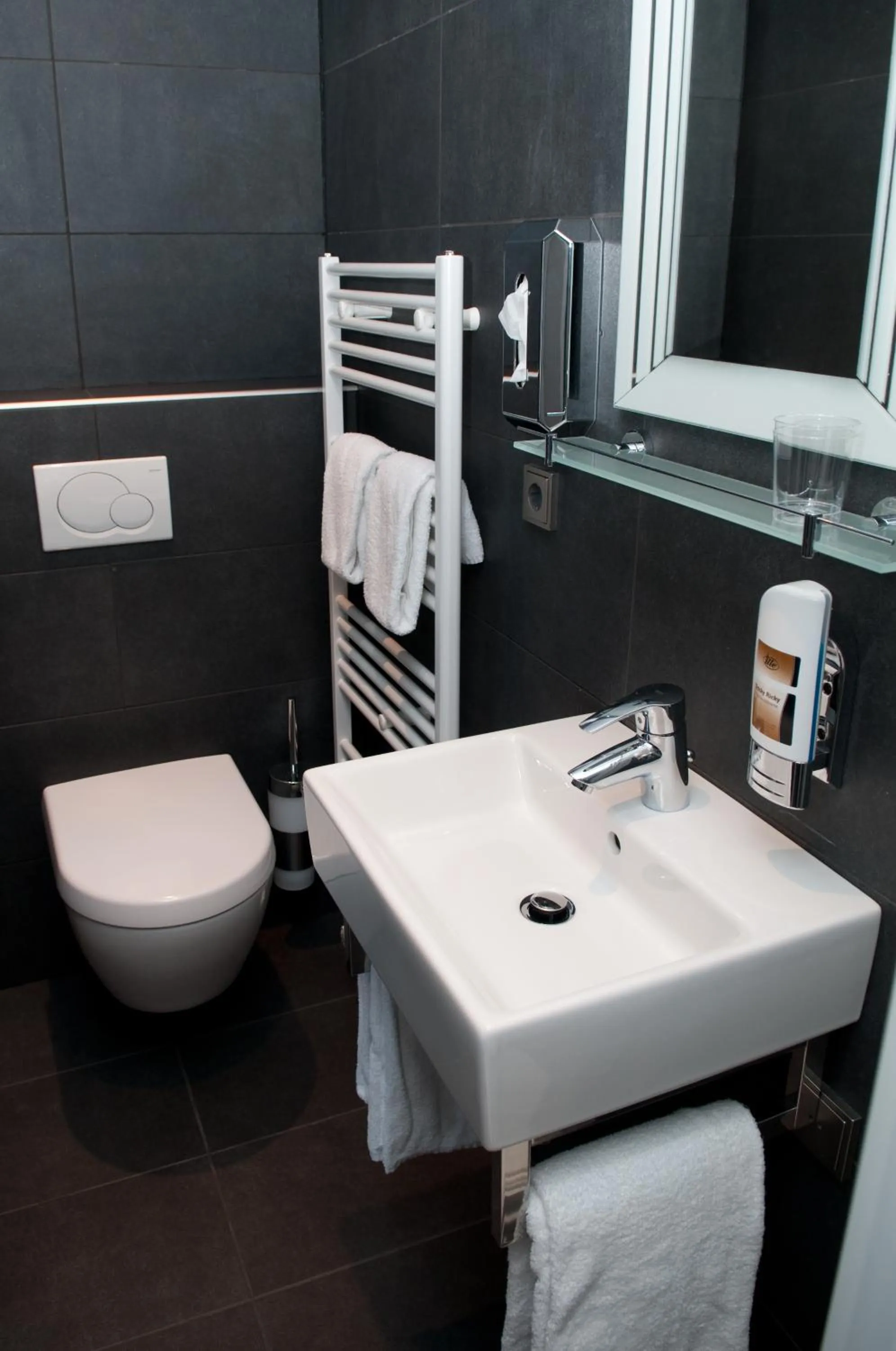 Toilet in Hotel Restaurant Vijlerhof