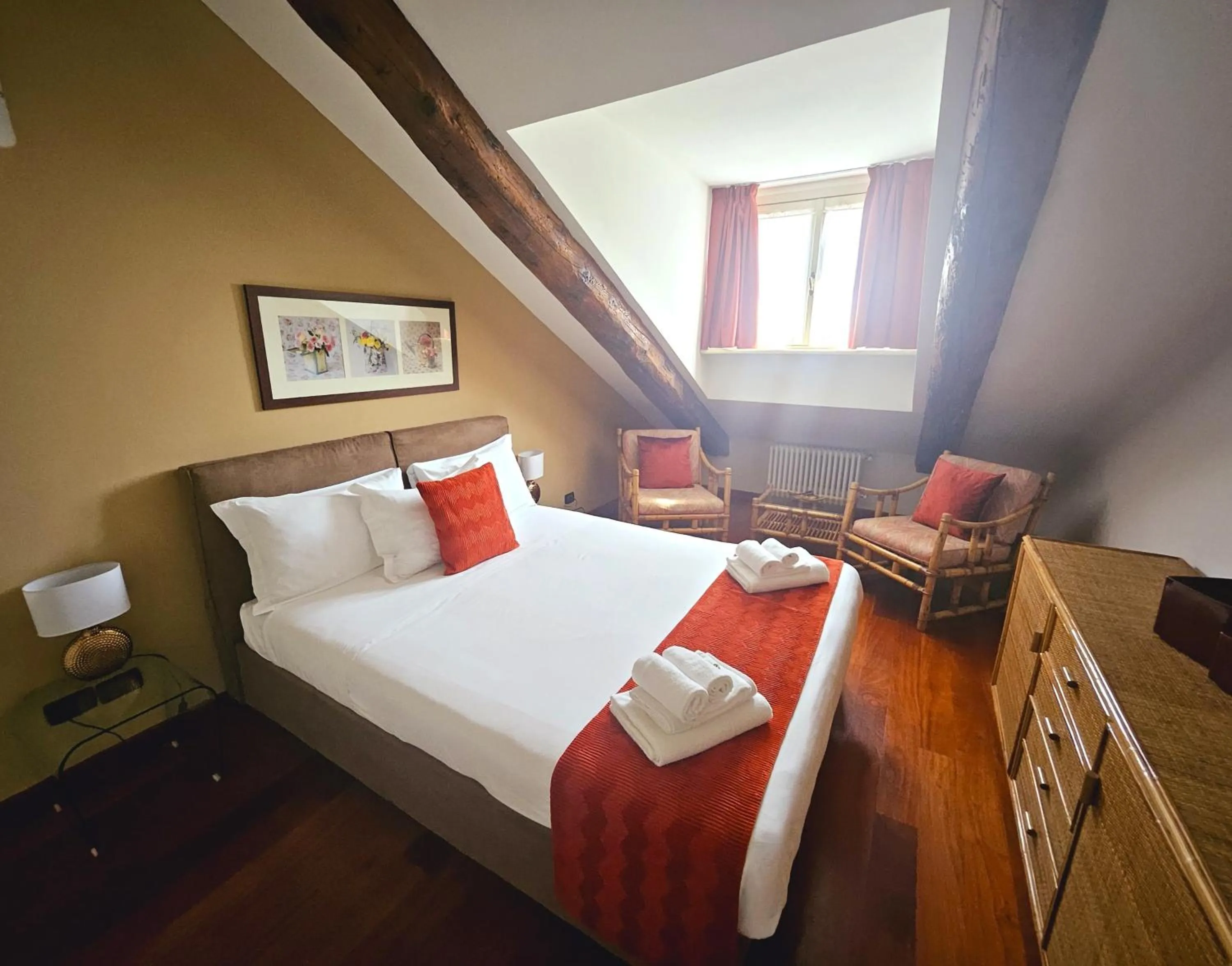 Bedroom, Bed in Loger Confort Residence & Apartments