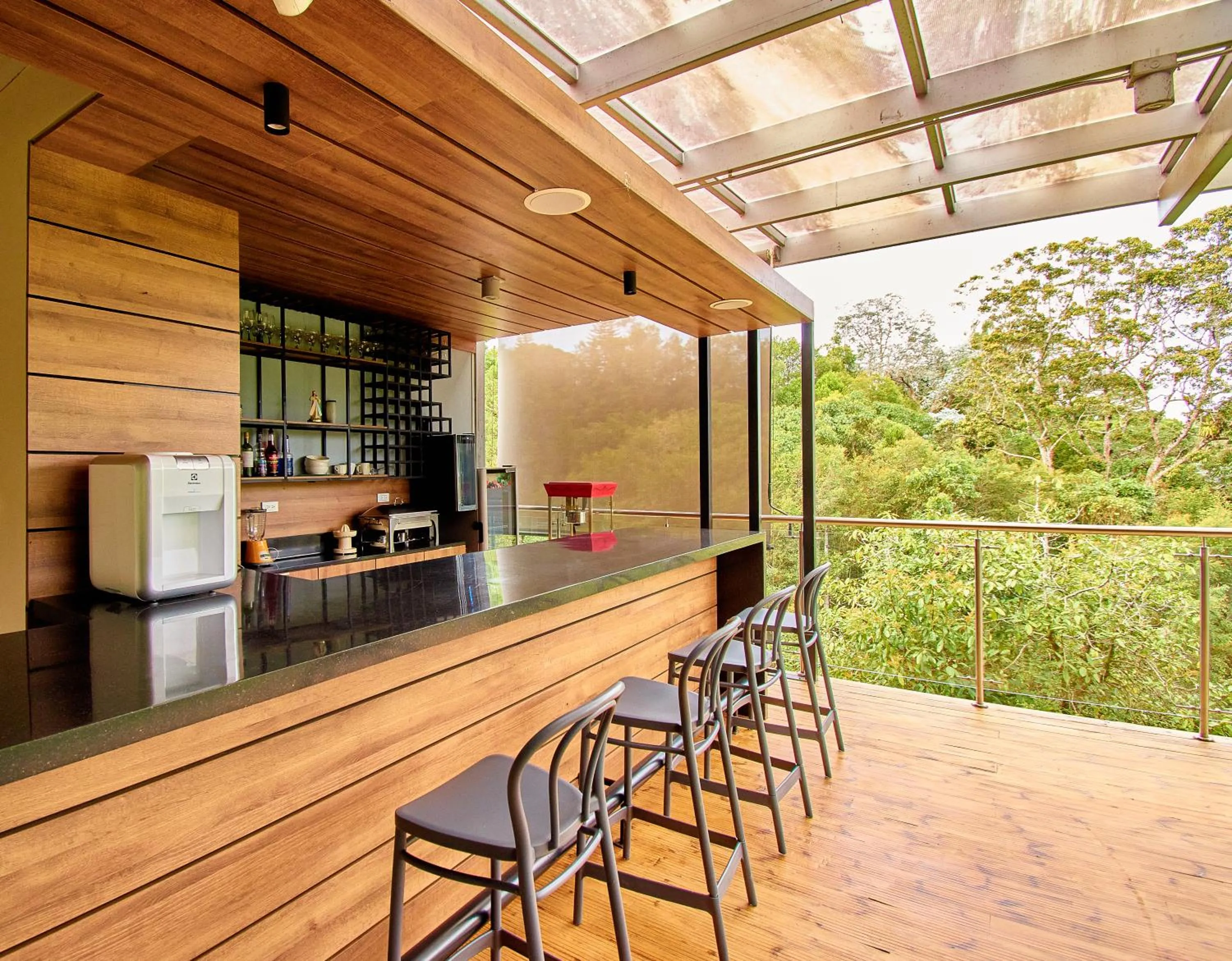 Lounge or bar in Kokumi by Bernalo Hotels