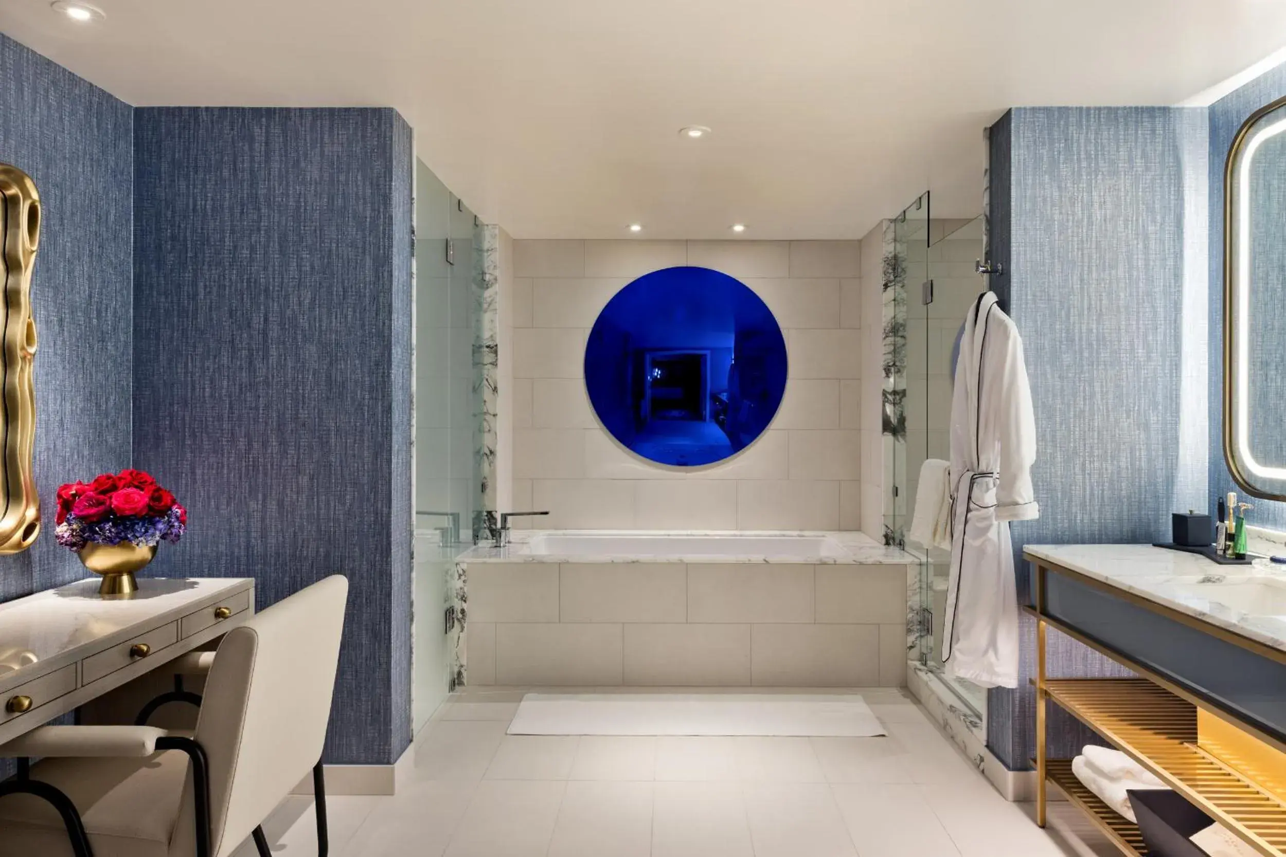 Royal Suite Strip Best View in Fontainebleau Las Vegas Royal Suite Strip Best View in Fontainebleau Las Vegas