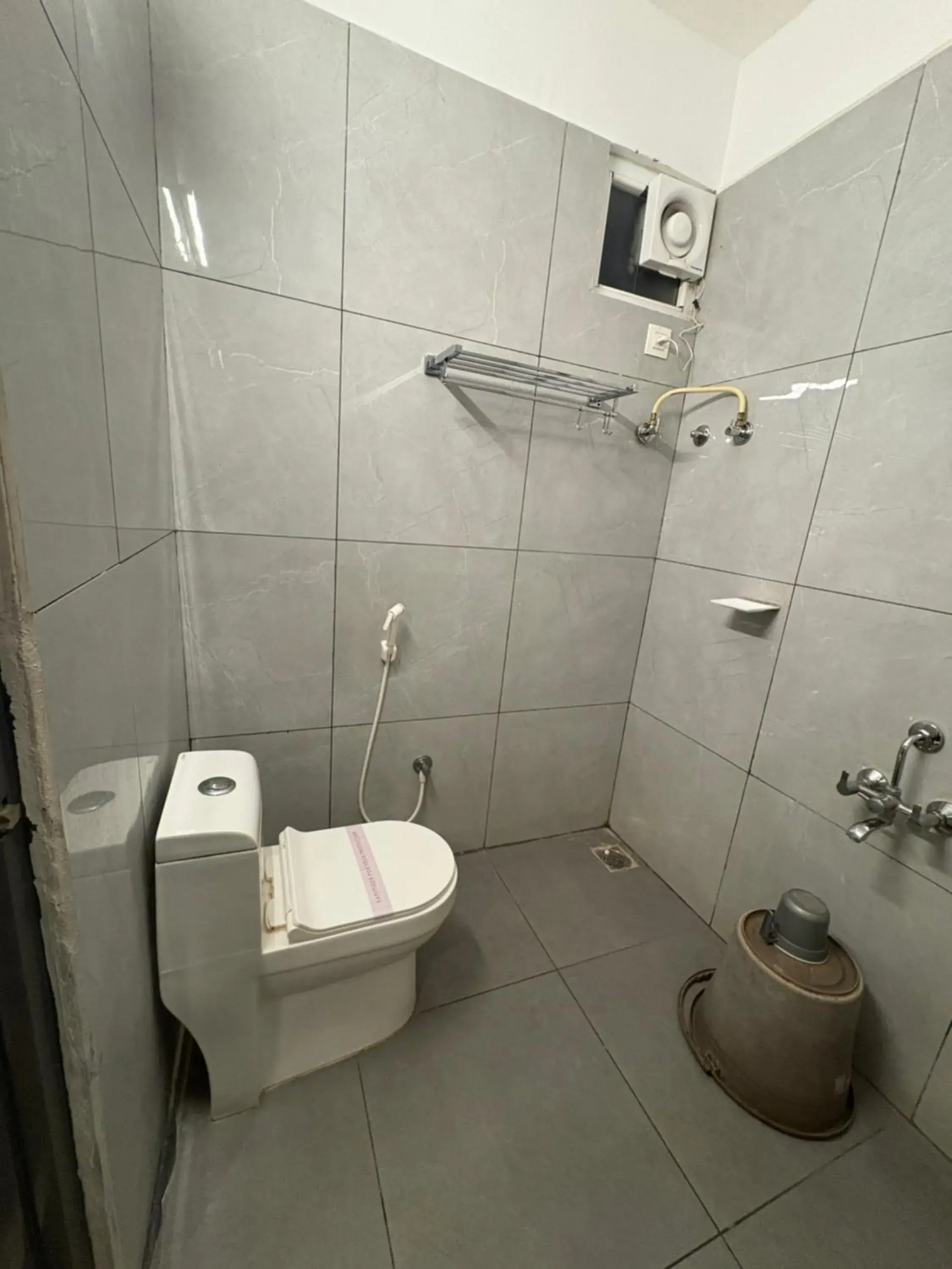 Bathroom in Hotel Park Varaahi Bathroom in Hotel Park Varaahi