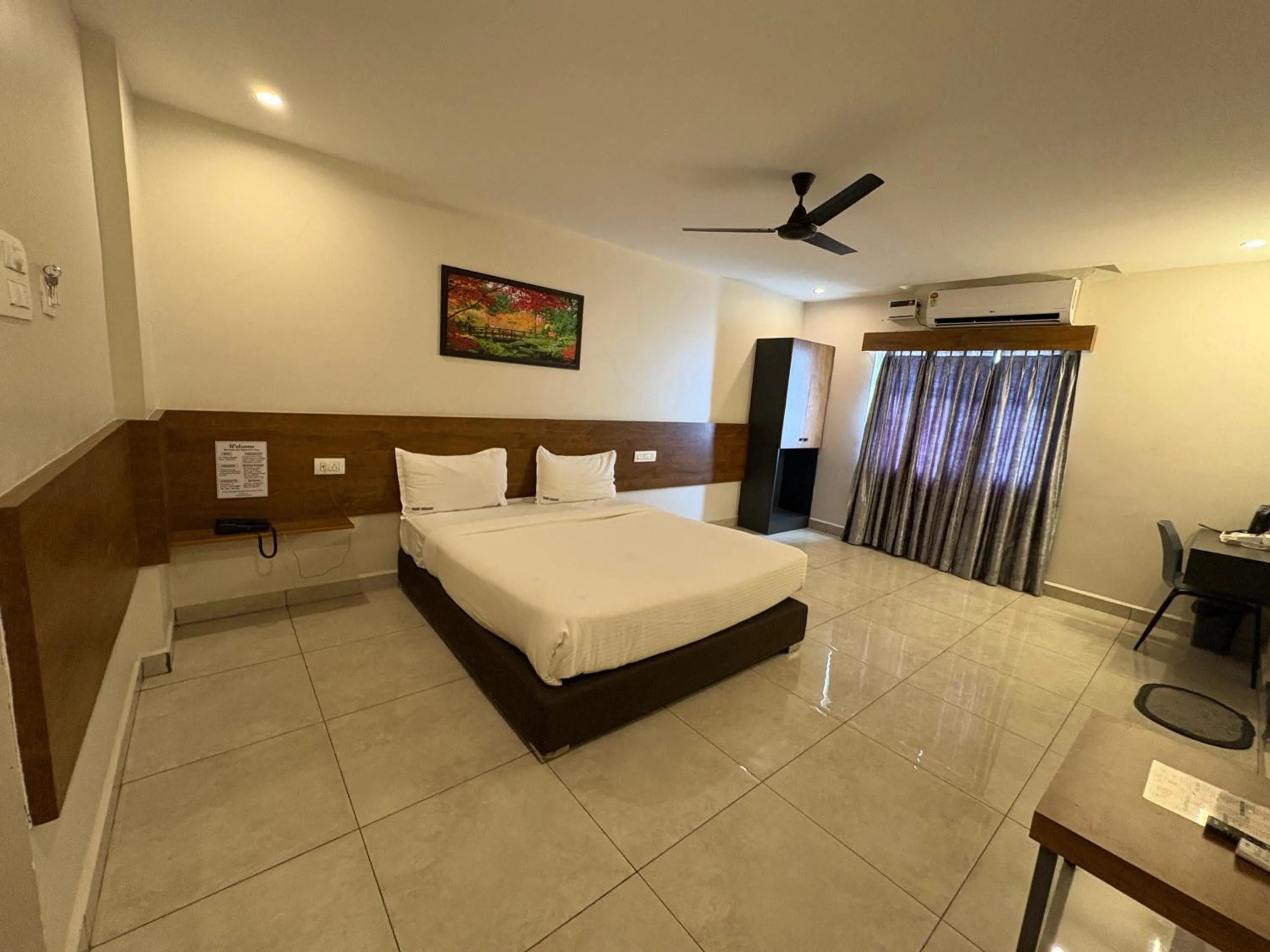 Bedroom, Bed in Hotel Park Varaahi