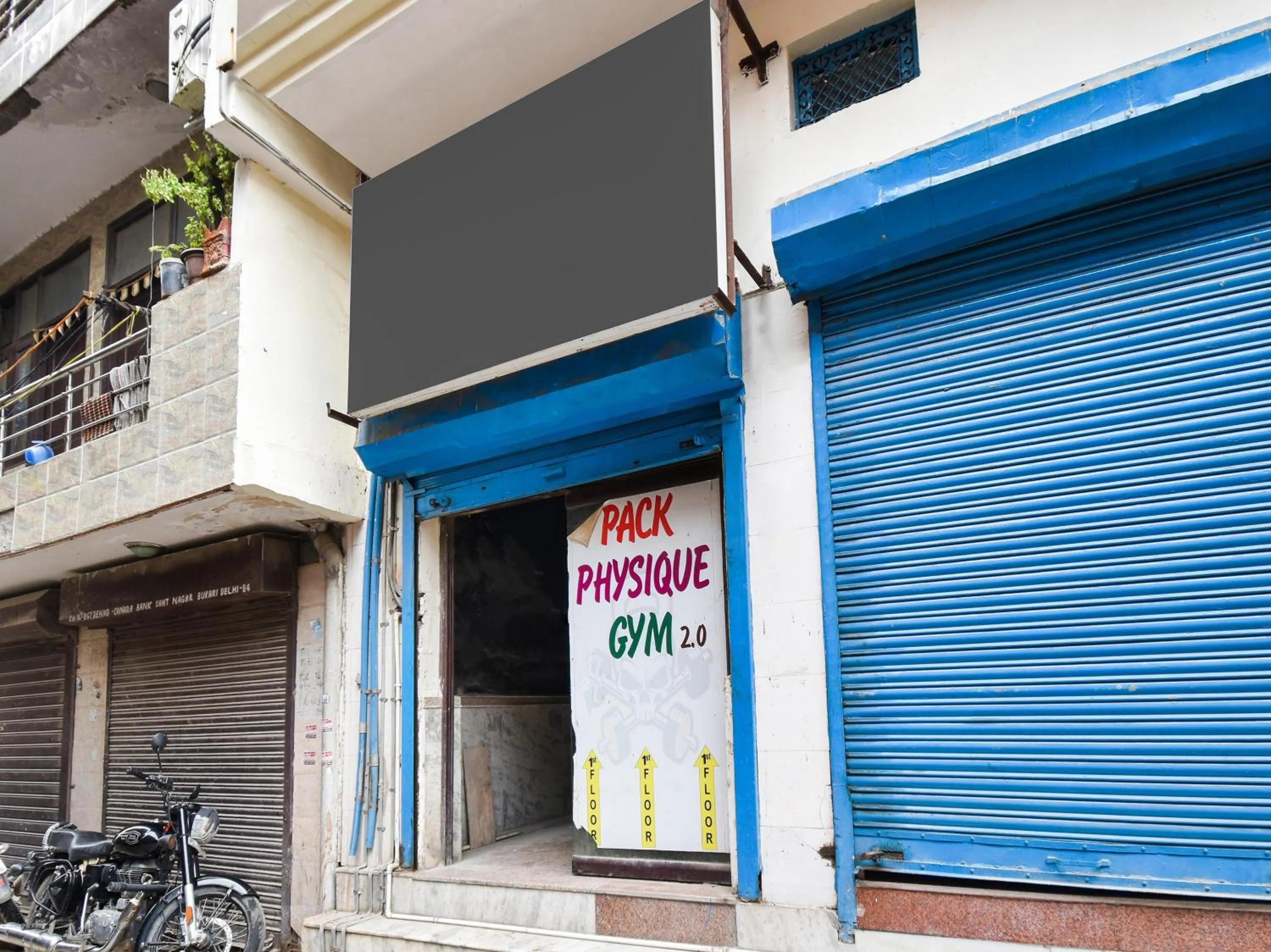 Facade/entrance in Hotel O Black Inn