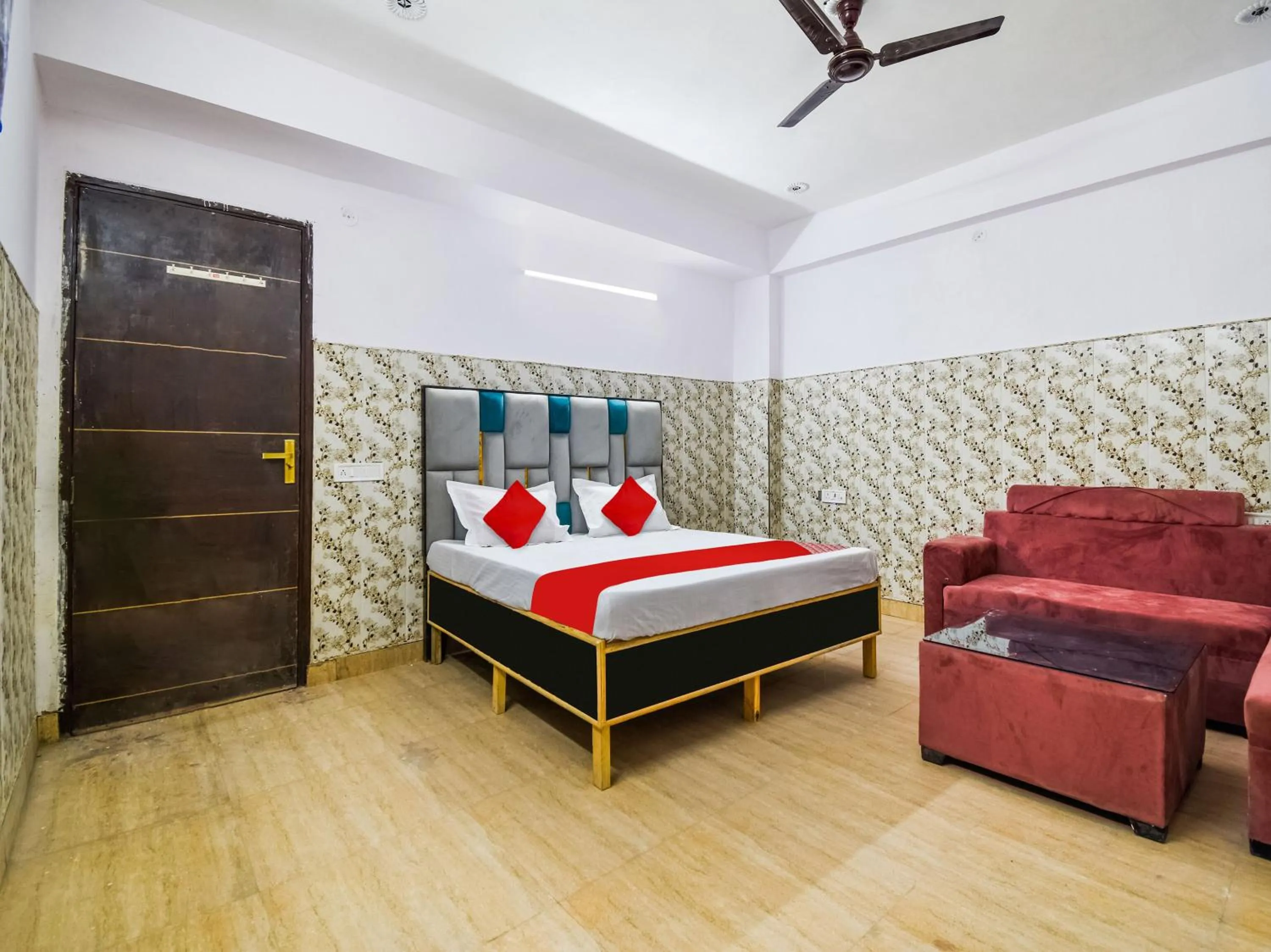 Bedroom in Hotel O Black Inn