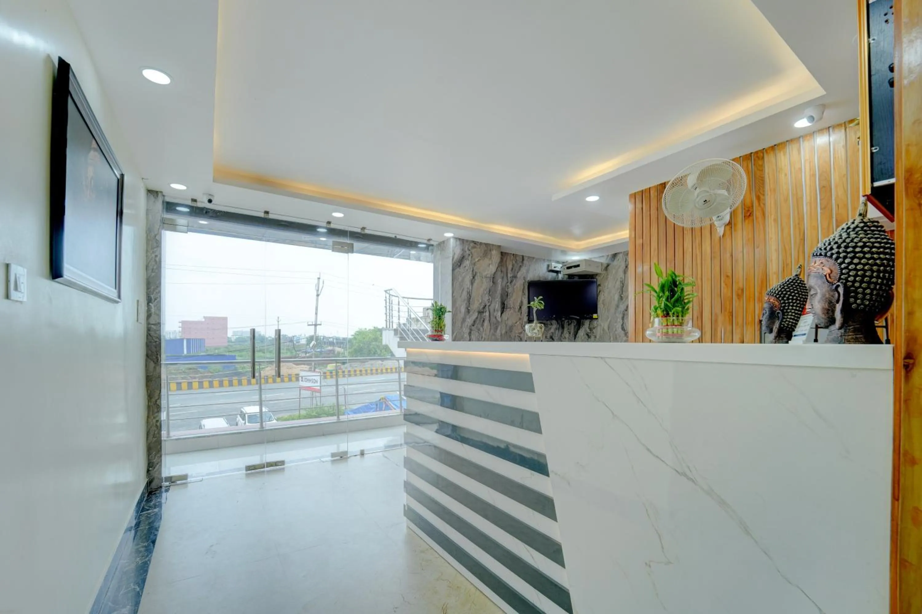 Lobby or reception in Hotel O N S Hotel Banquet & Cafe