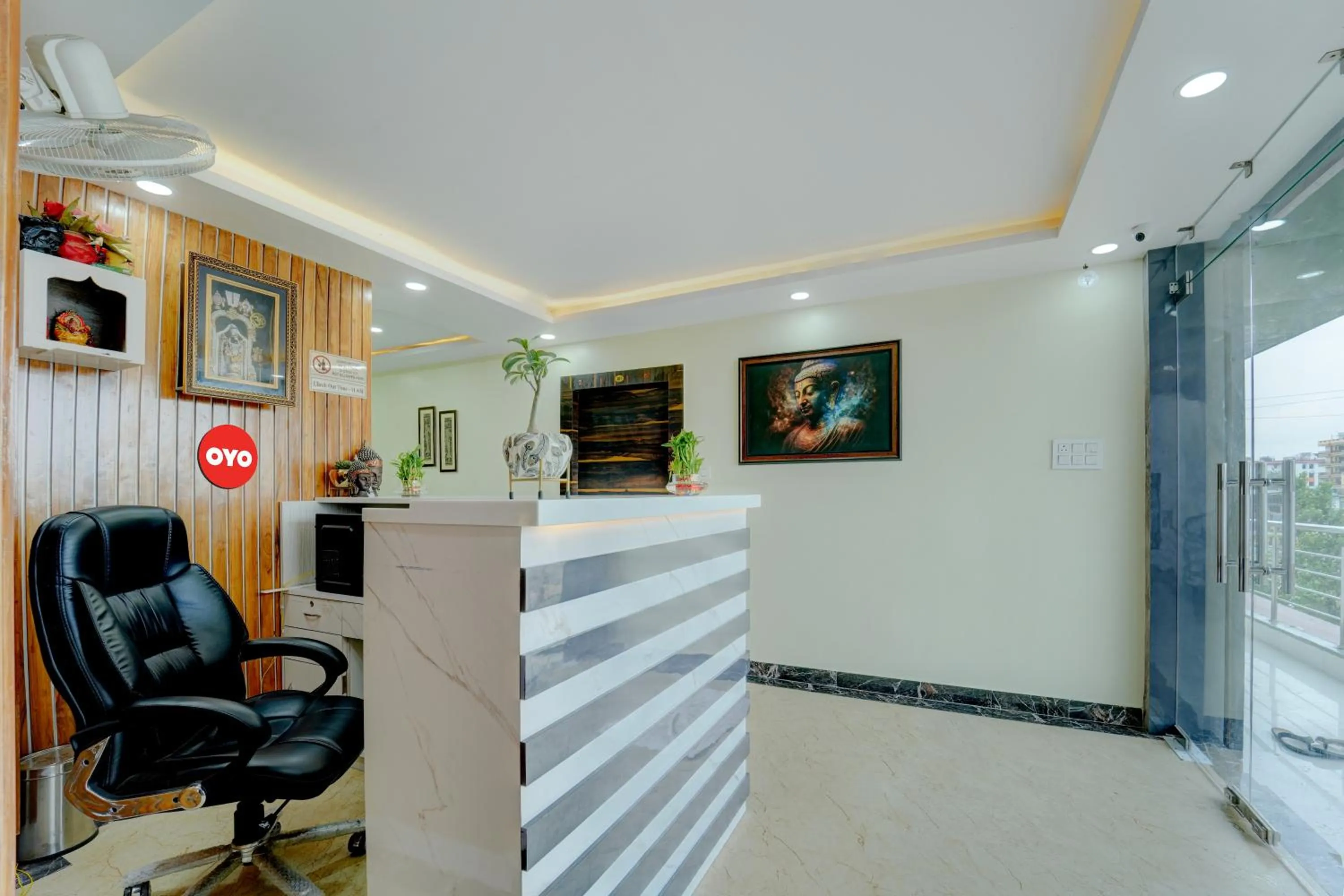 Lobby or reception in Hotel O N S Hotel Banquet & Cafe