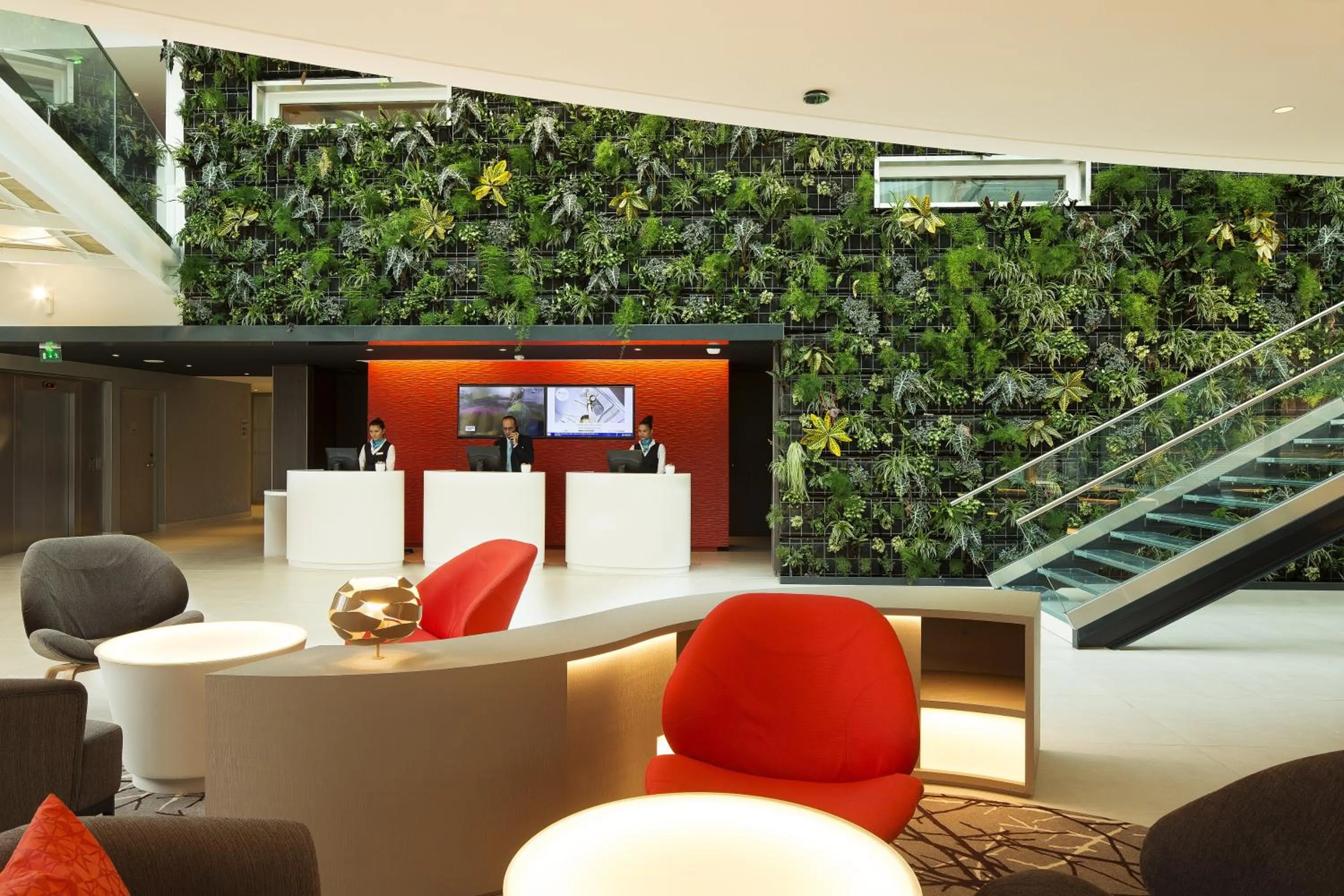 Lobby or reception in Oceania Paris Roissy CDG