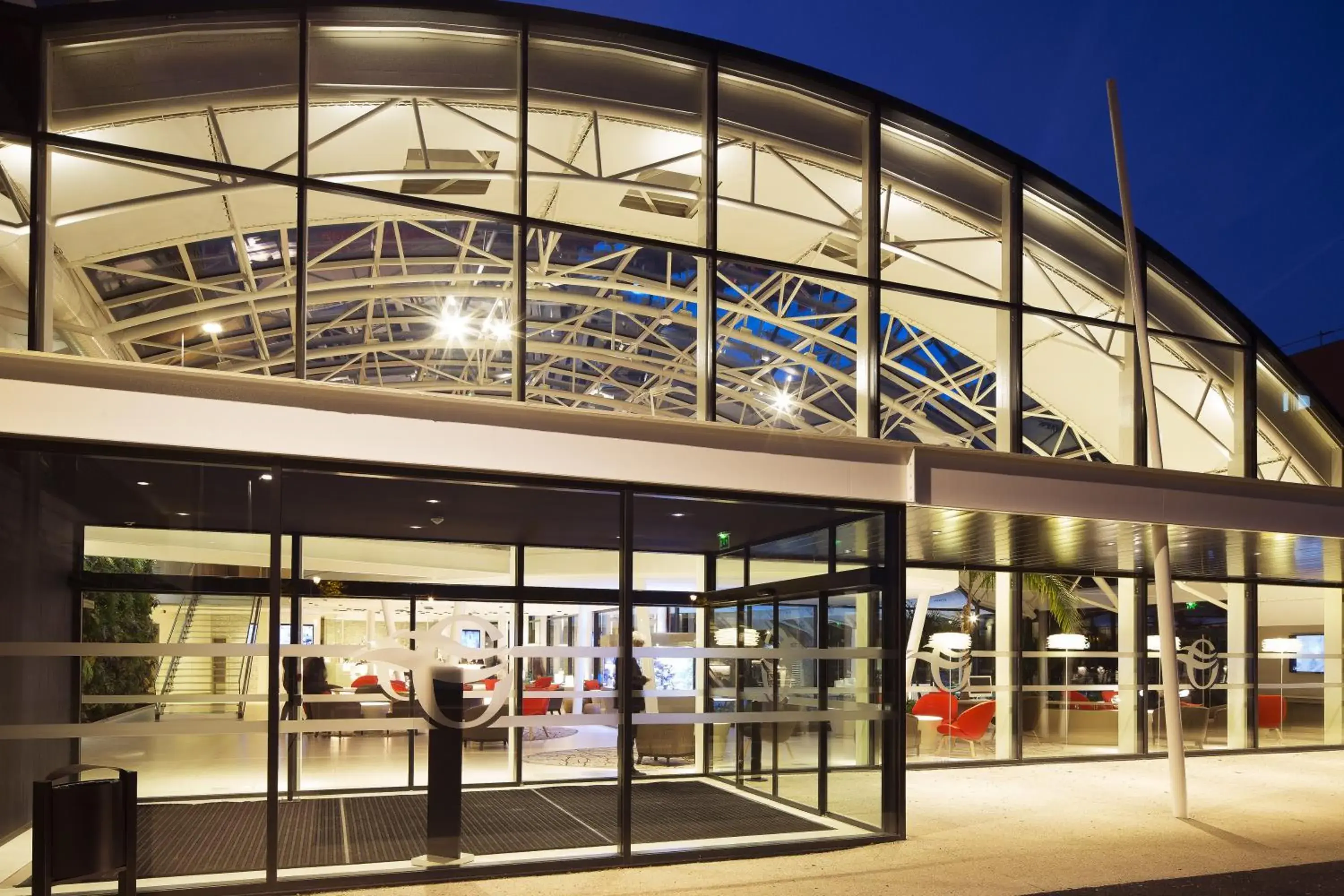 Facade/entrance in Oceania Paris Roissy CDG Facade/entrance in Oceania Paris Roissy CDG