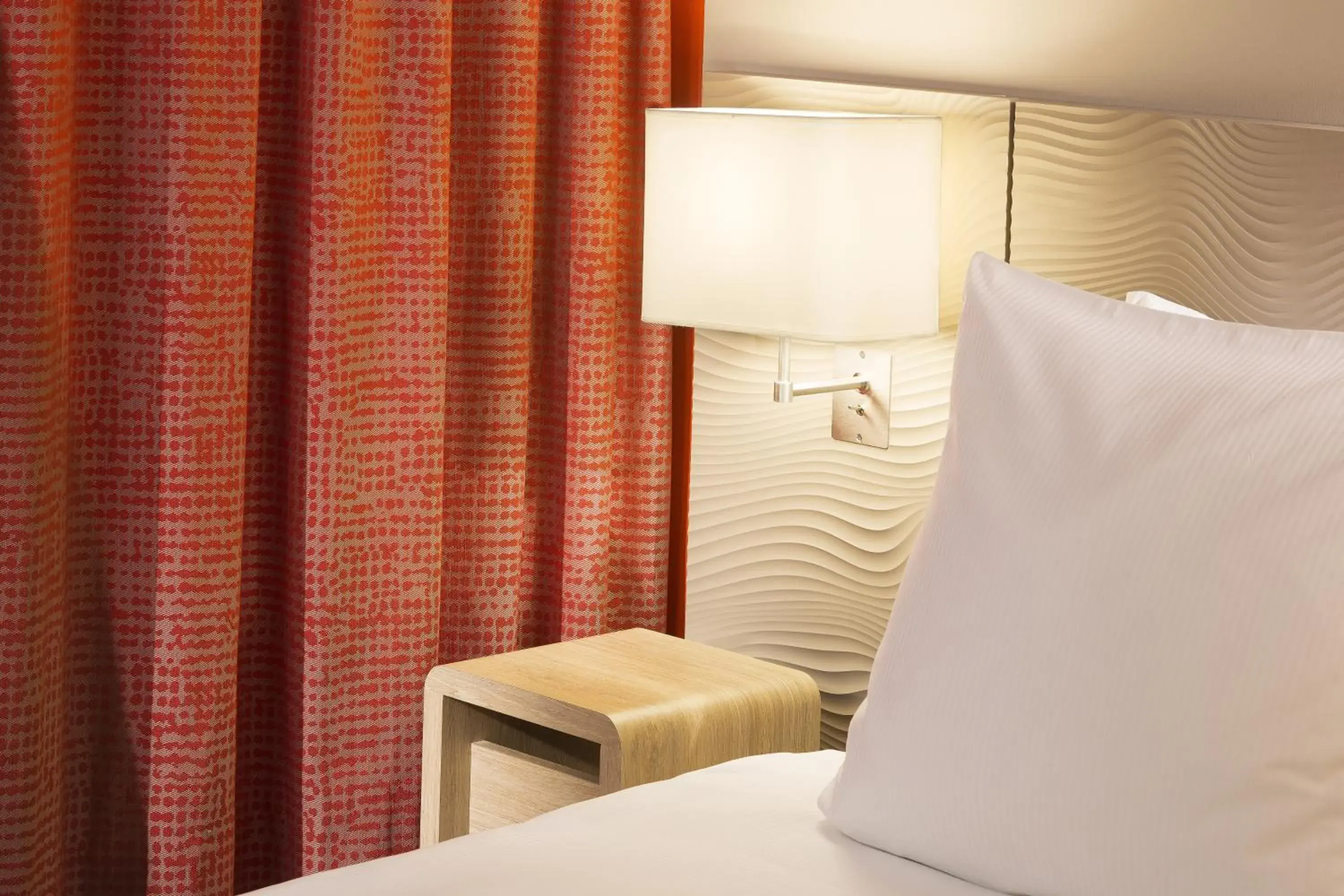 Bed in Oceania Paris Roissy CDG Bed in Oceania Paris Roissy CDG