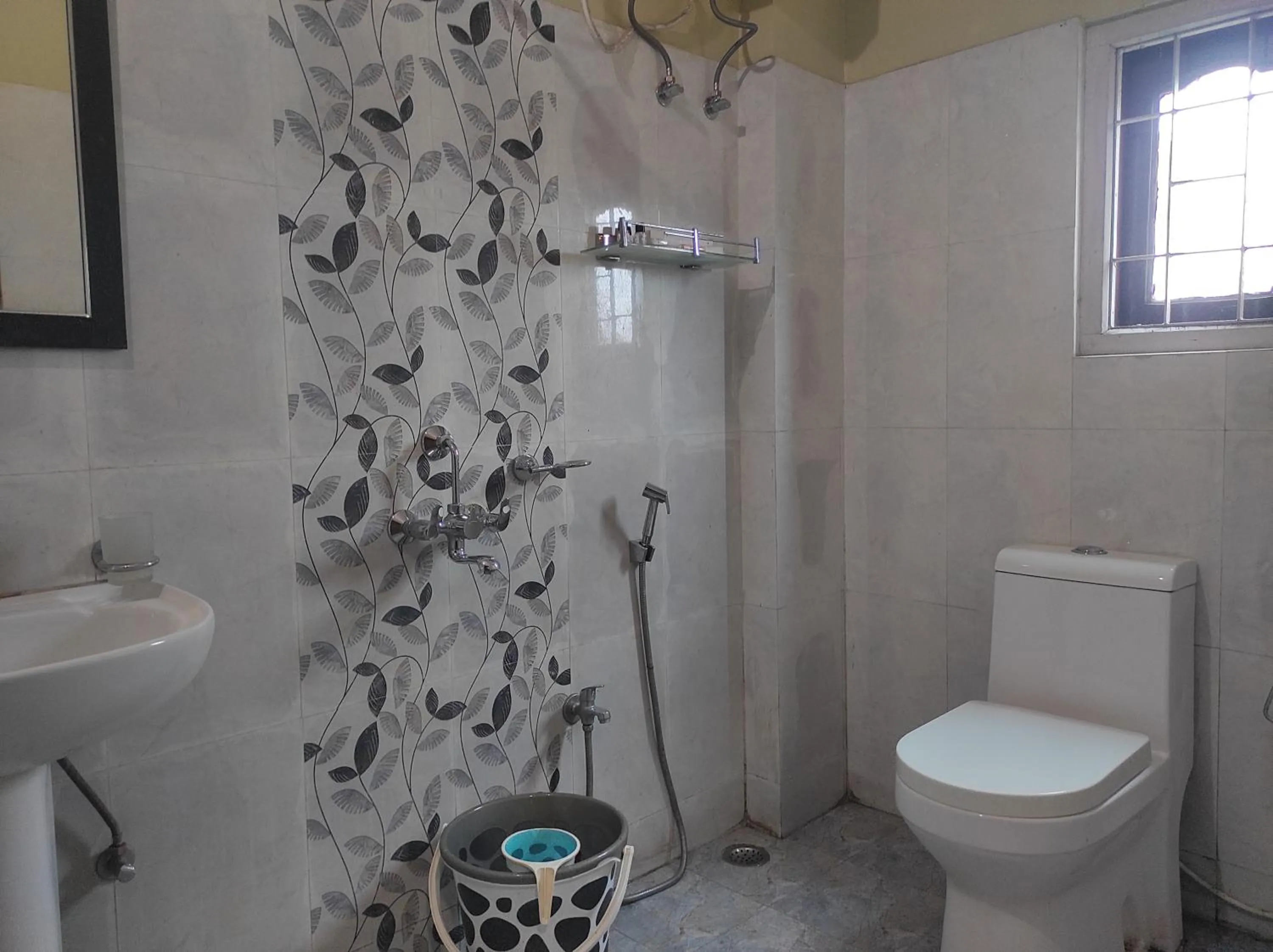 Bathroom in Hotel Rising Sun