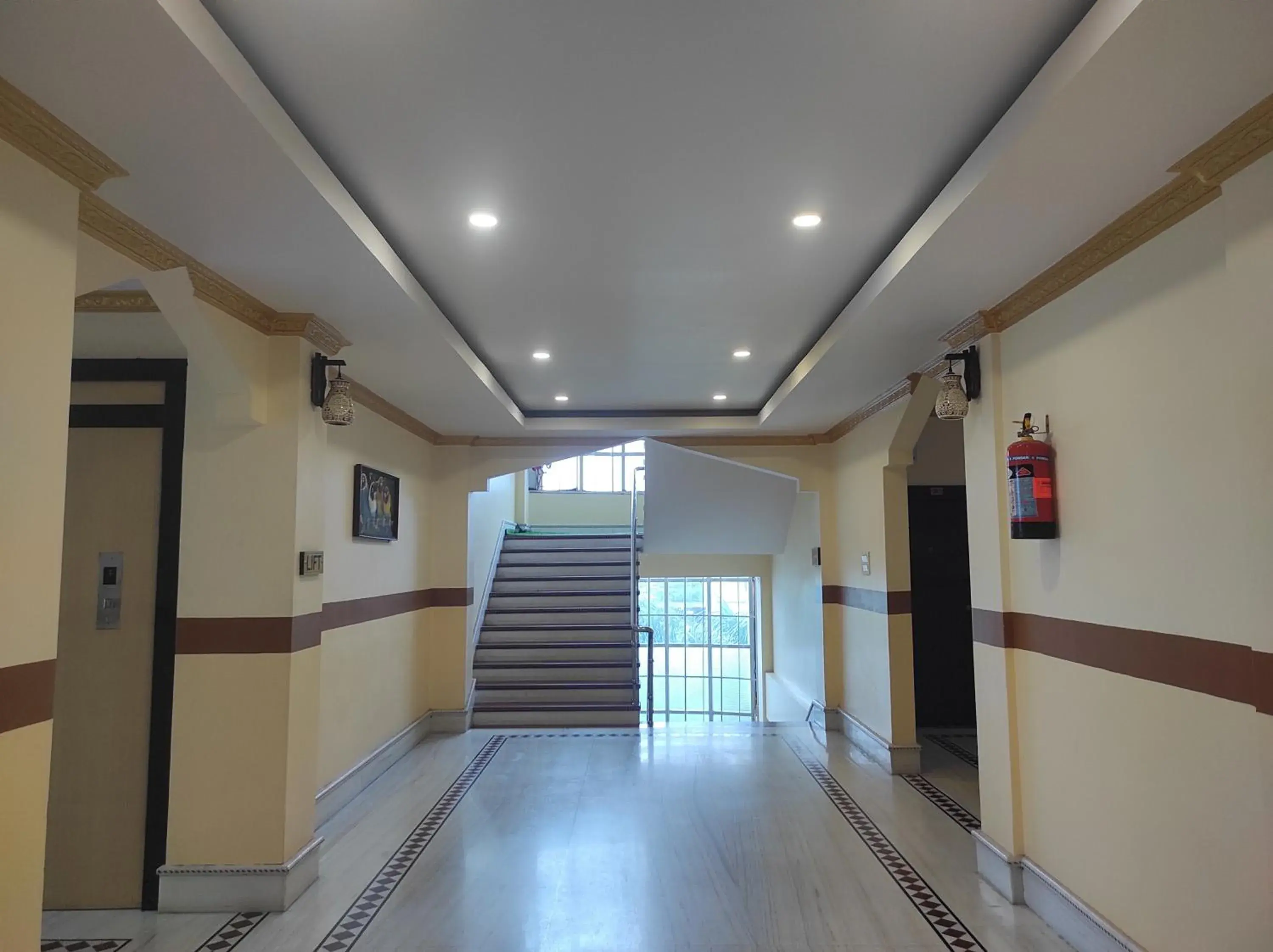 Property building in Hotel Rising Sun Property building in Hotel Rising Sun