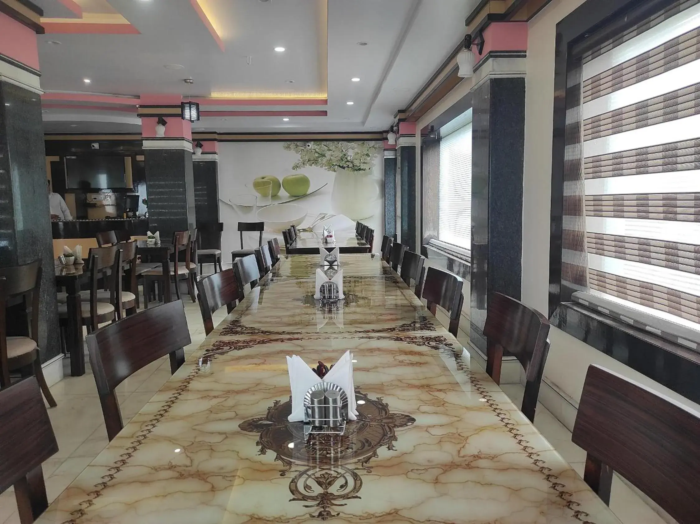 Restaurant/places to eat in Hotel Rising Sun Restaurant/places to eat in Hotel Rising Sun