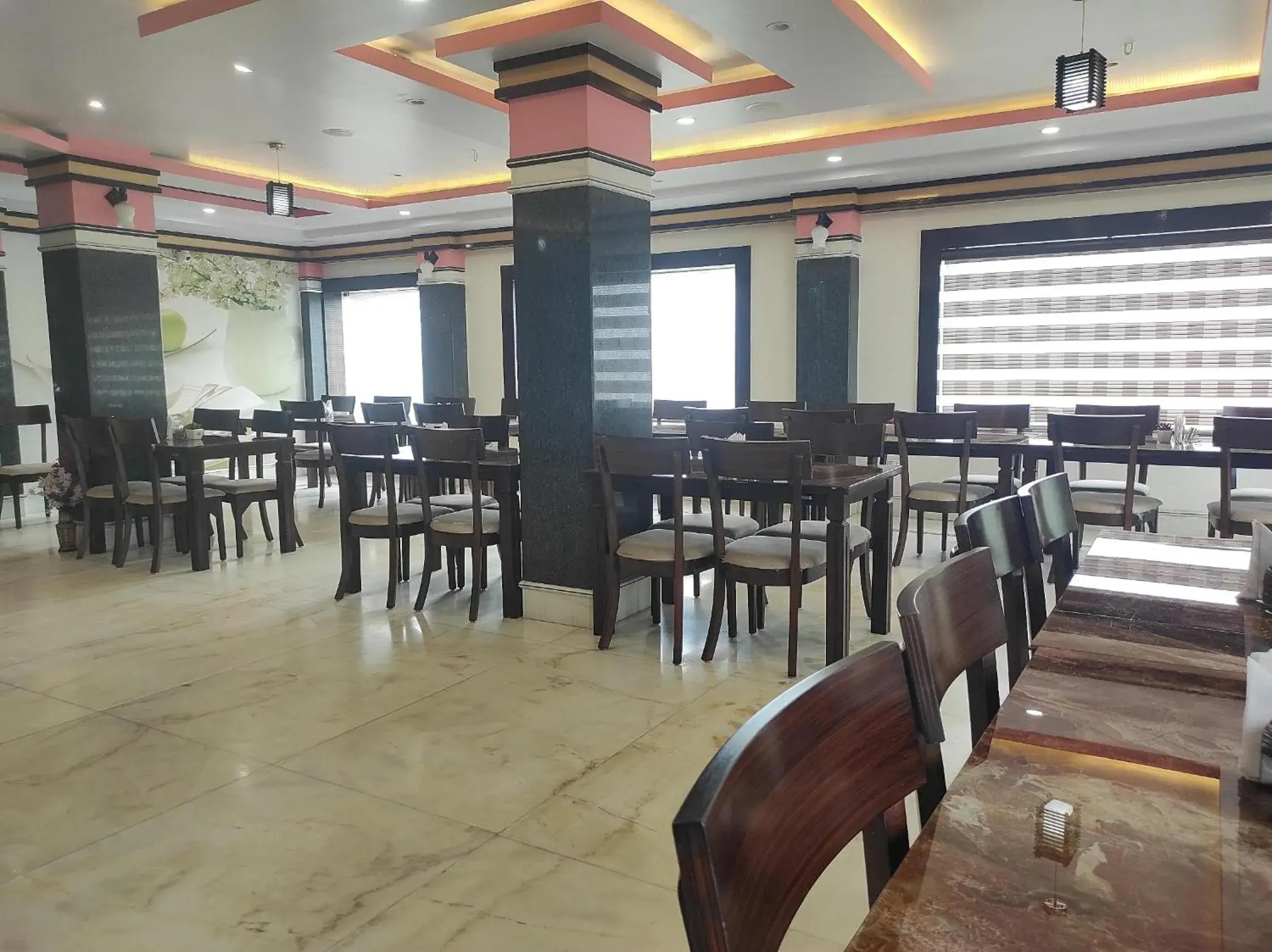 Restaurant/places to eat in Hotel Rising Sun Restaurant/places to eat in Hotel Rising Sun
