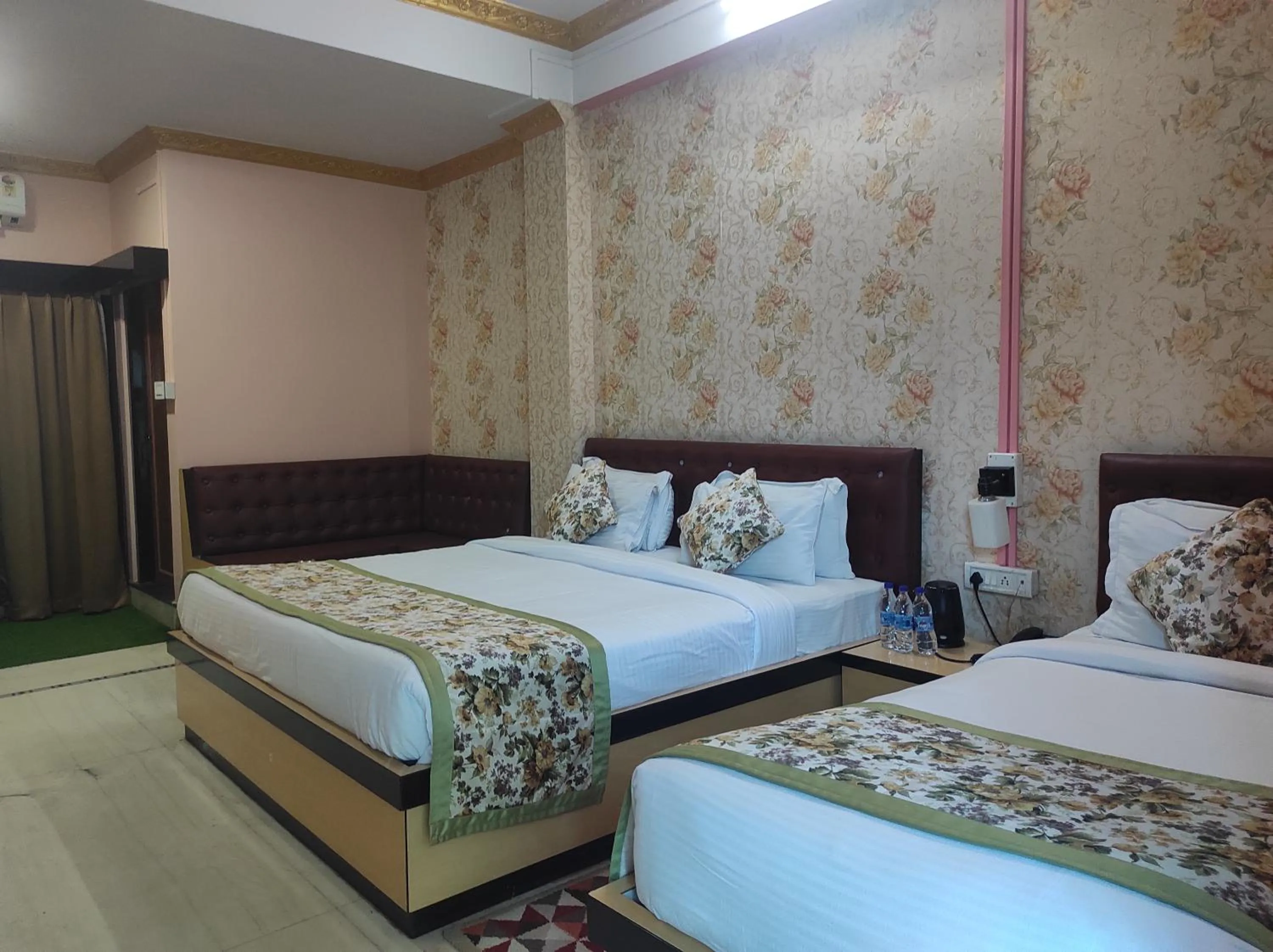 Bedroom in Hotel Rising Sun