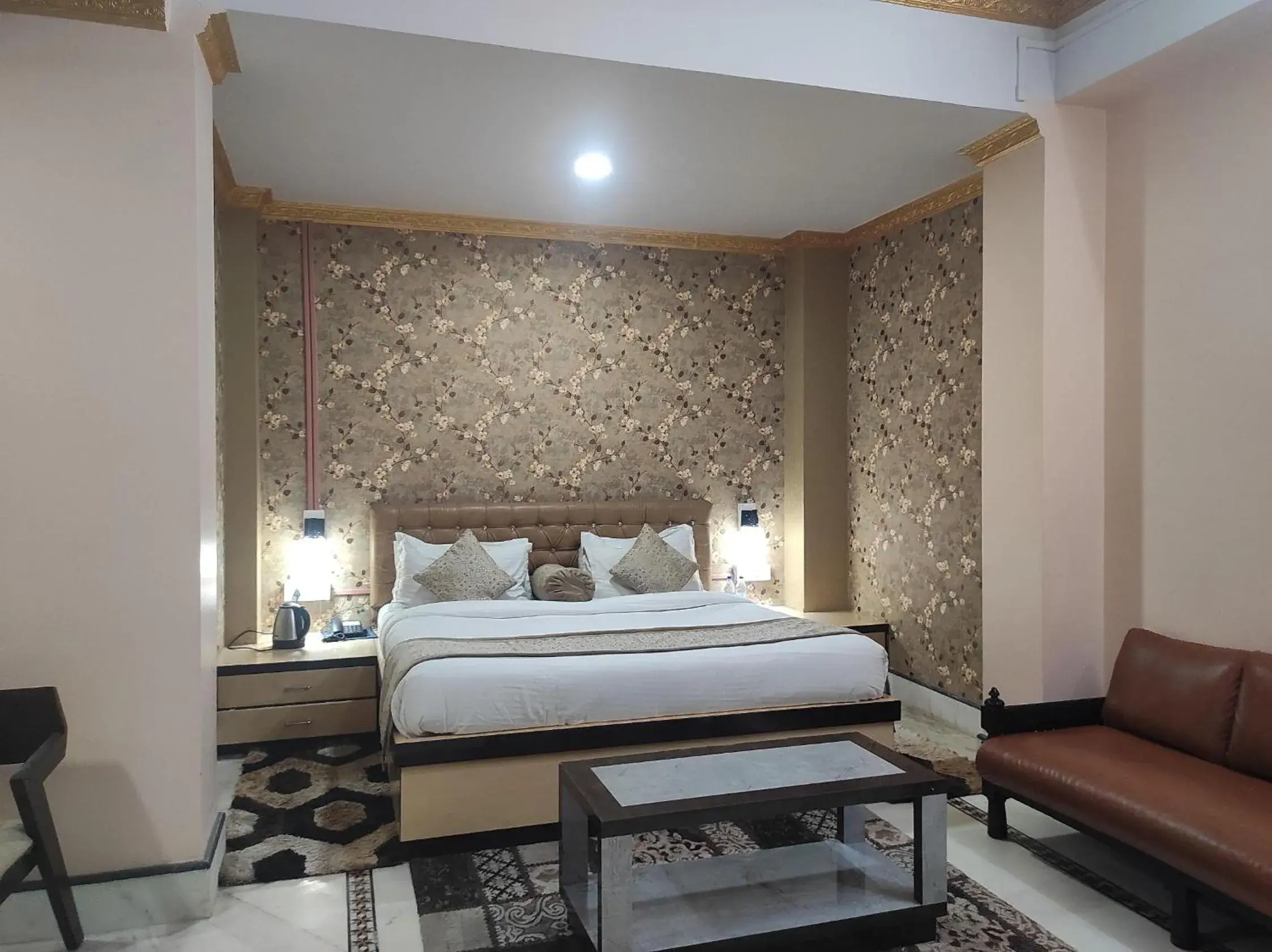 Bed in Hotel Rising Sun Bed in Hotel Rising Sun