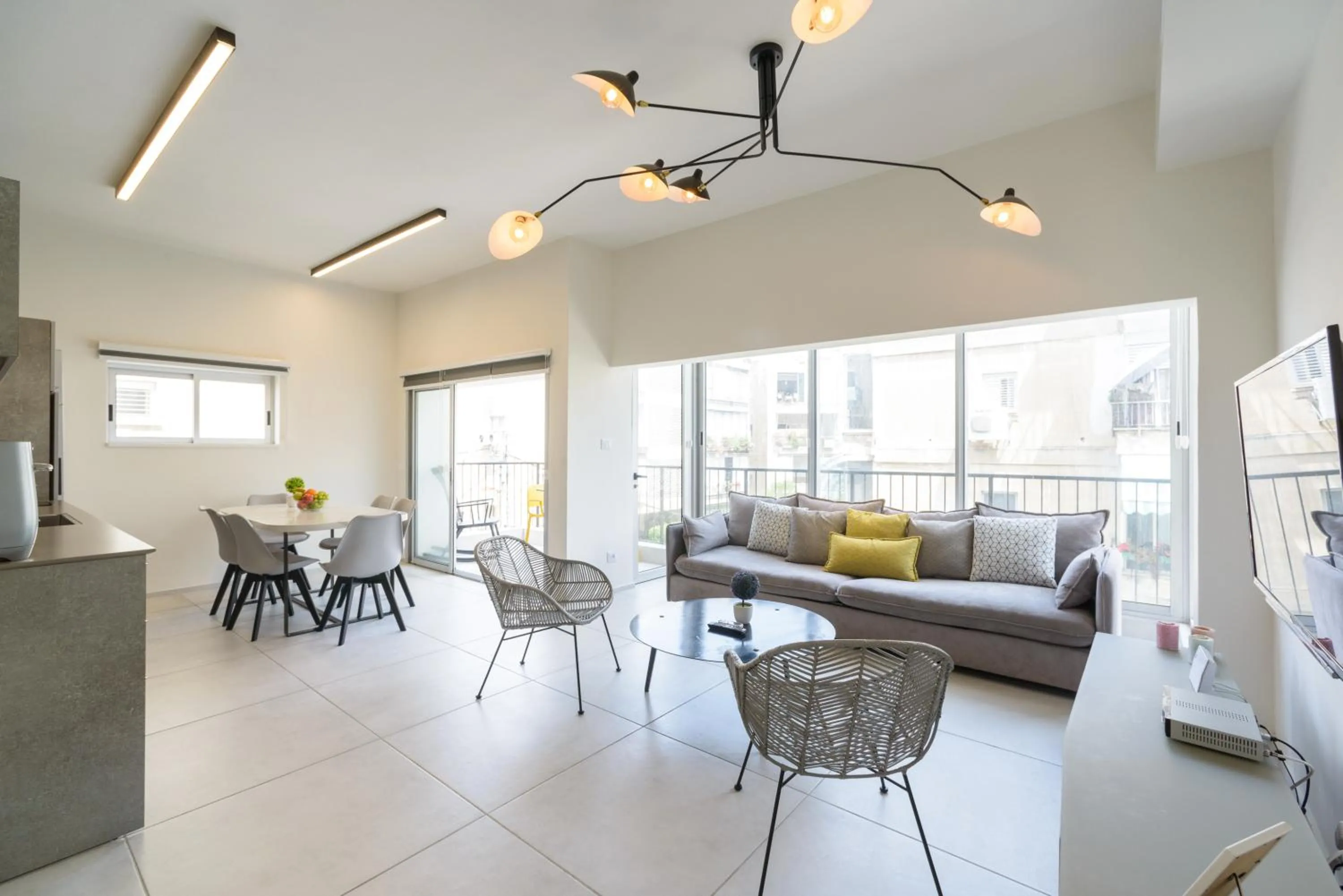 TV and multimedia in Beach Apartments TLV