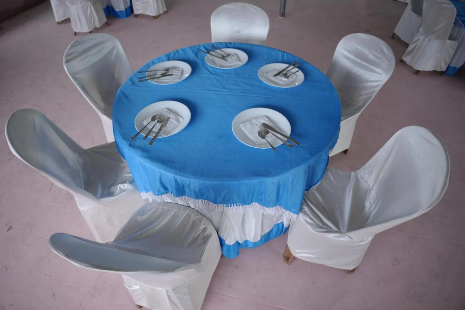 Restaurant/places to eat in Padmatheertham Inn