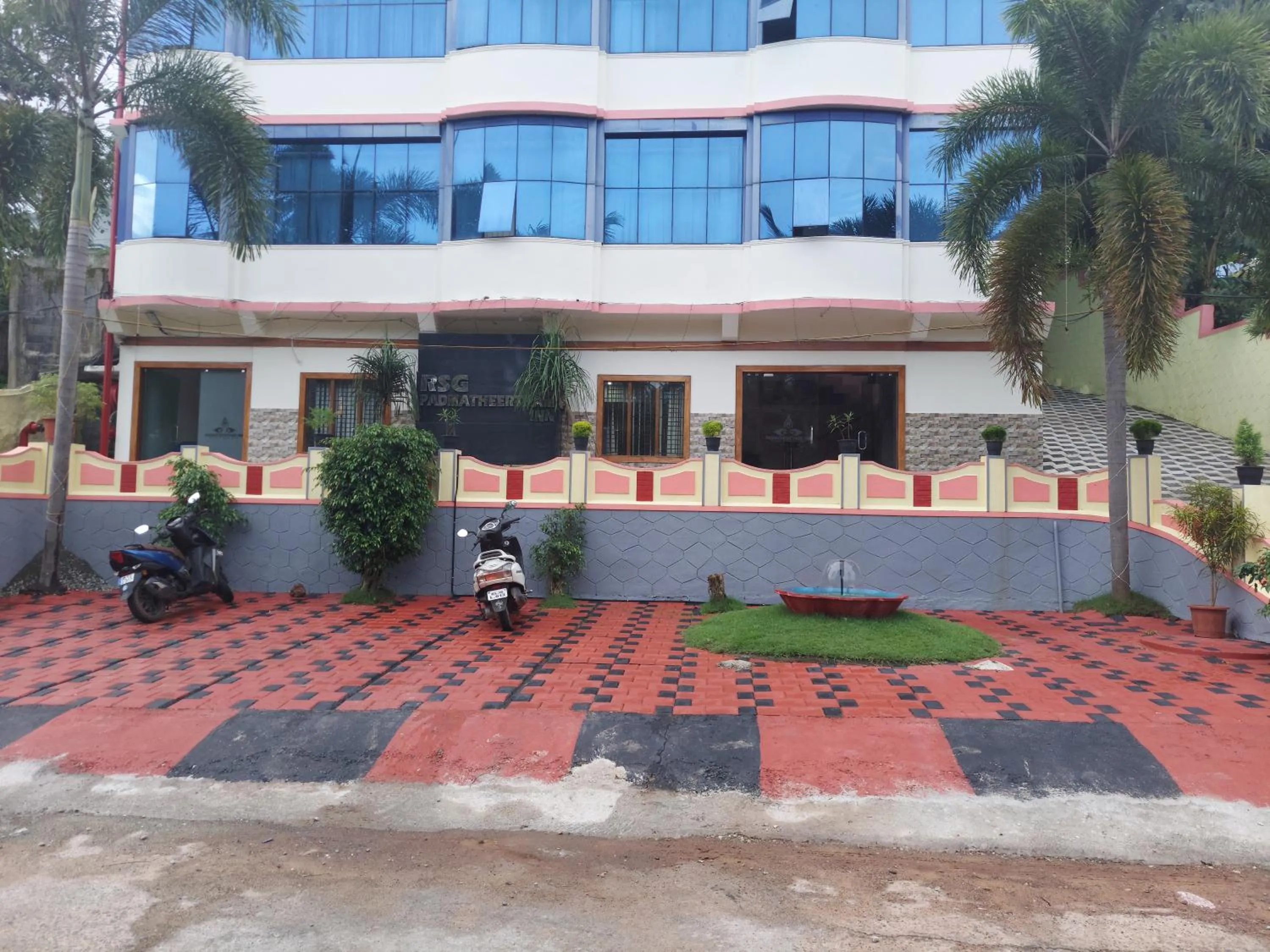 Day in Padmatheertham Inn