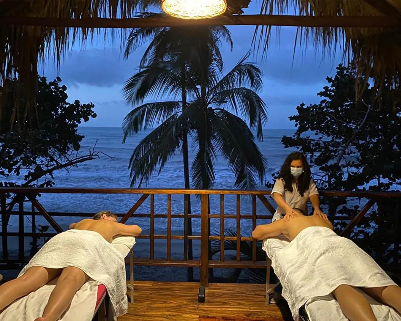 People in La Jorará EcoHotel y Reserva Natural