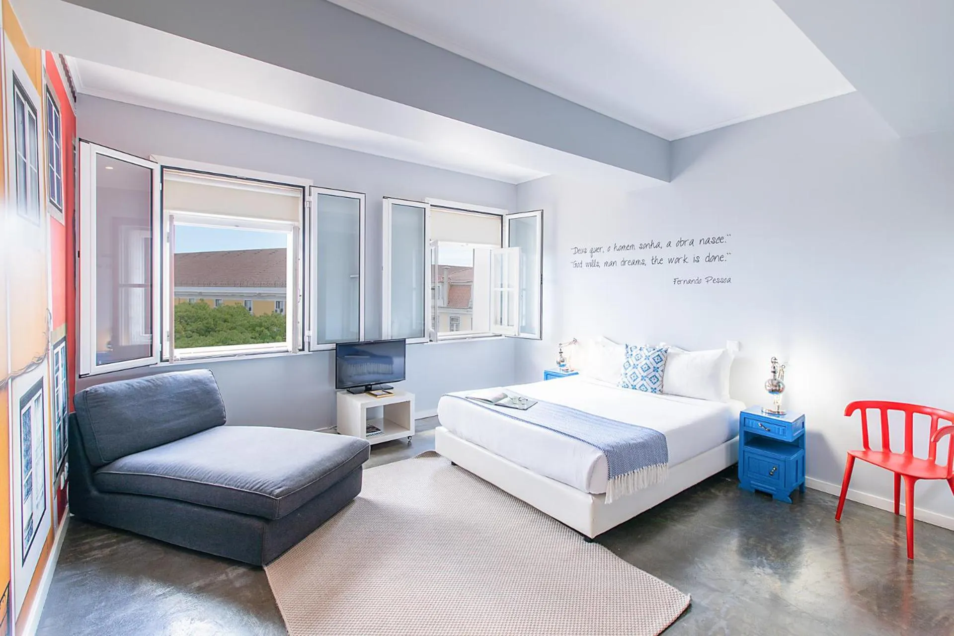 Bed in Emporium Lisbon Suites