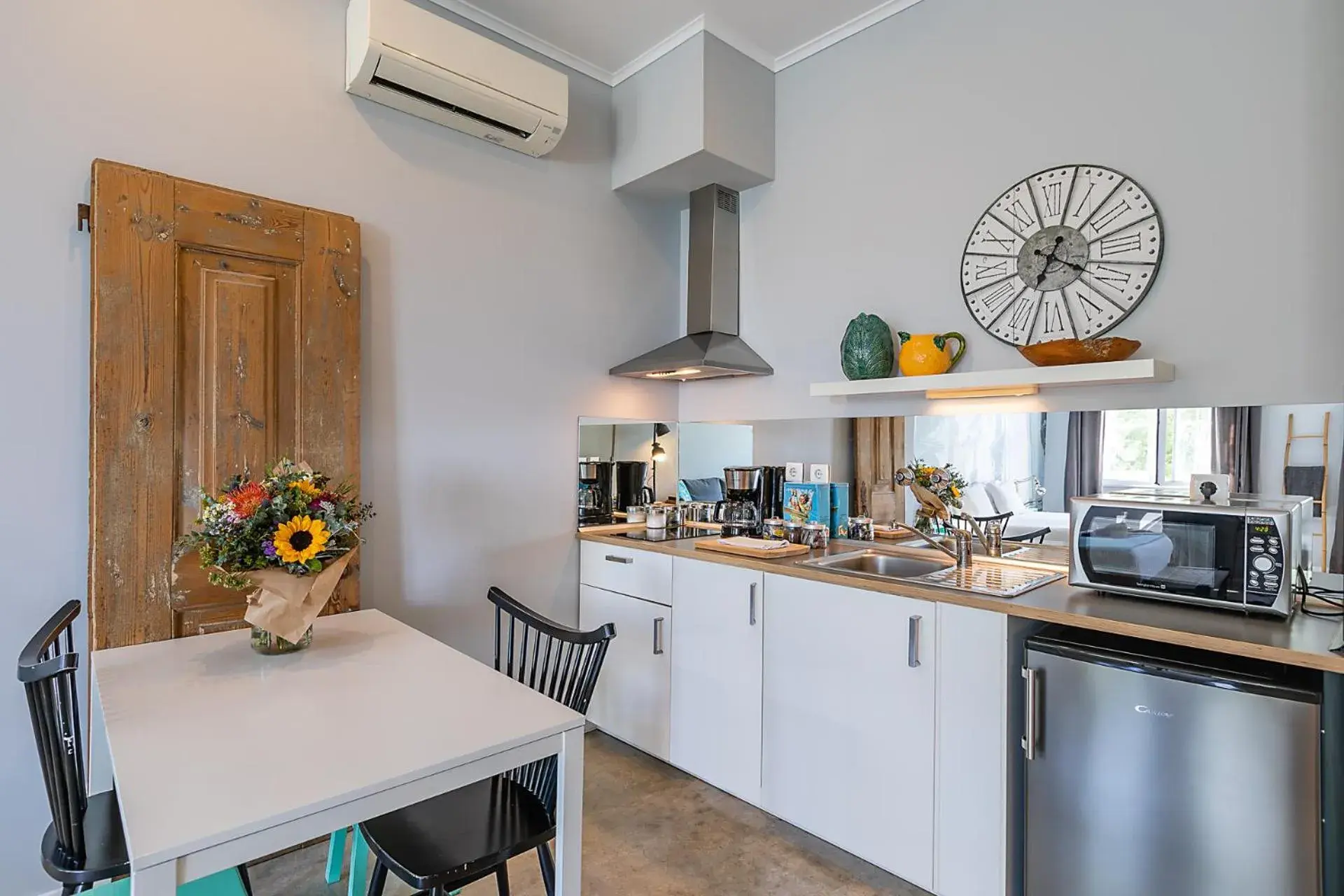 Family Suite with Kitchenette and River View in Emporium Lisbon Suites Family Suite with Kitchenette and River View in Emporium Lisbon Suites