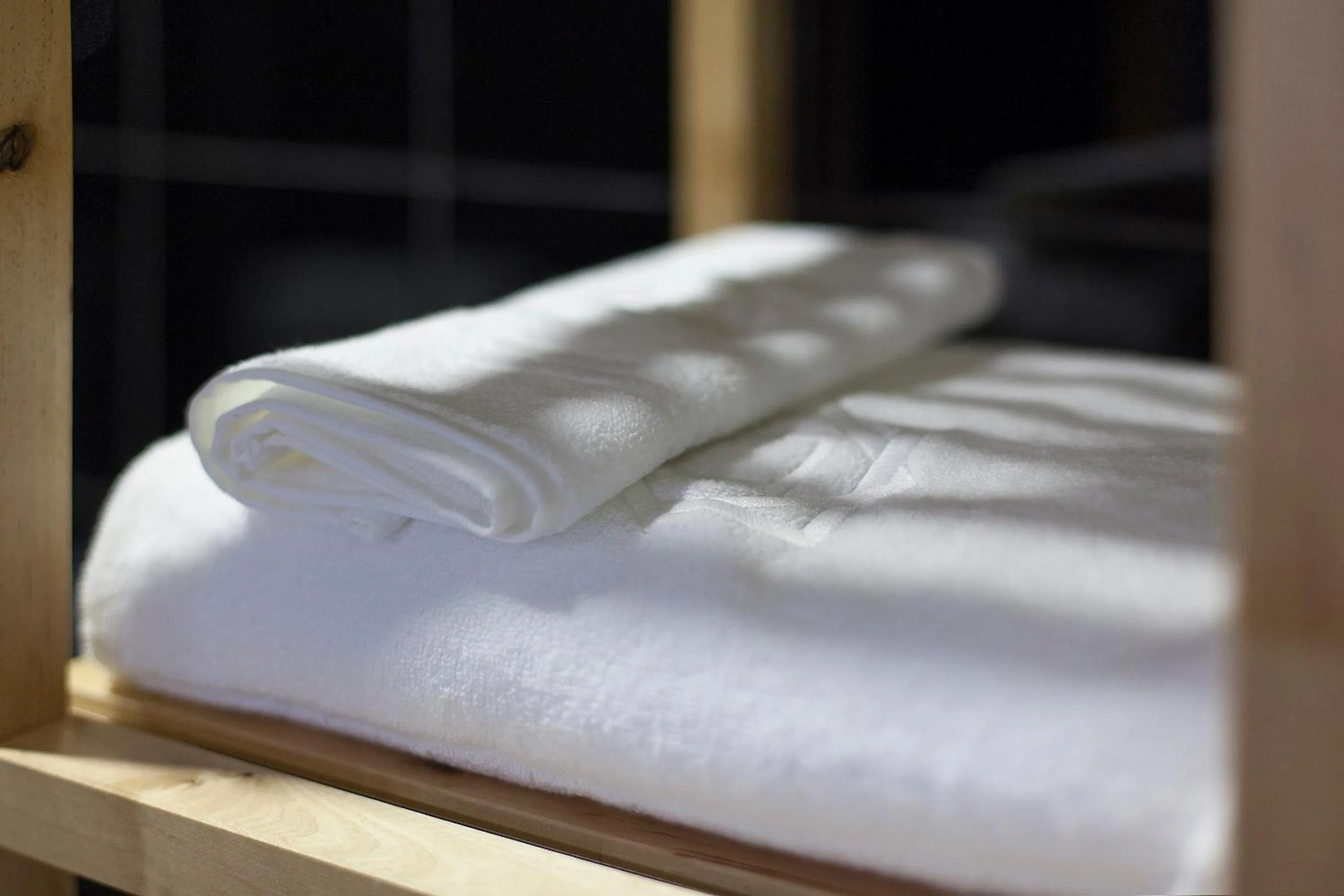 Bathroom, Bed in Emporium Lisbon Suites
